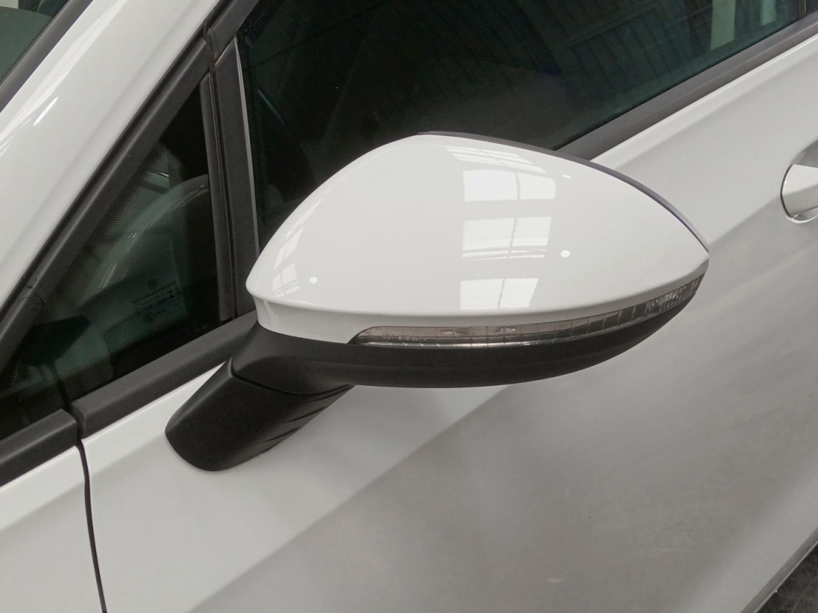Volkswagen Golf 2.0 TDI - foto 22