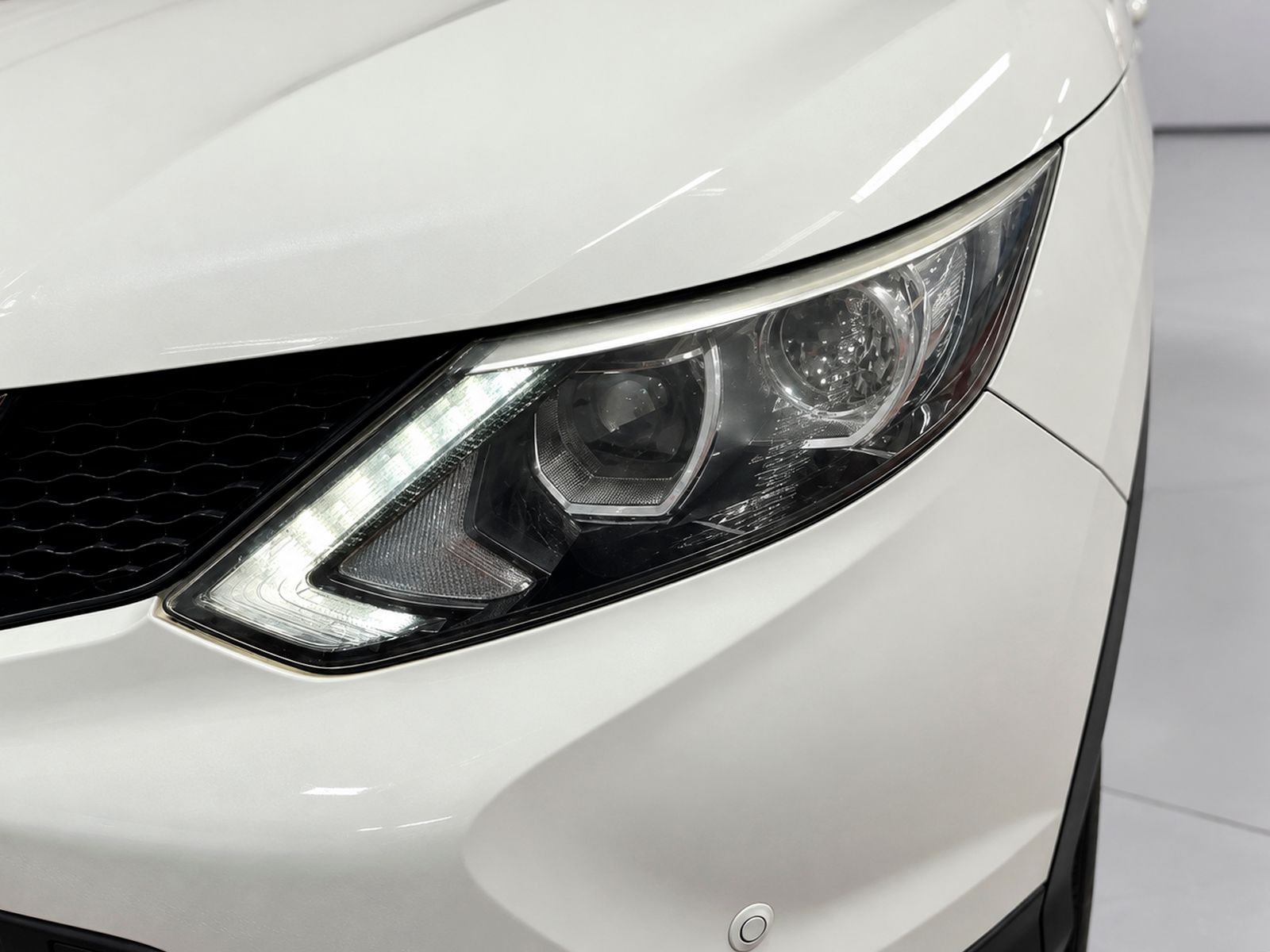 Nissan Qashqai dCi 110 Visia 4x2 - foto 24