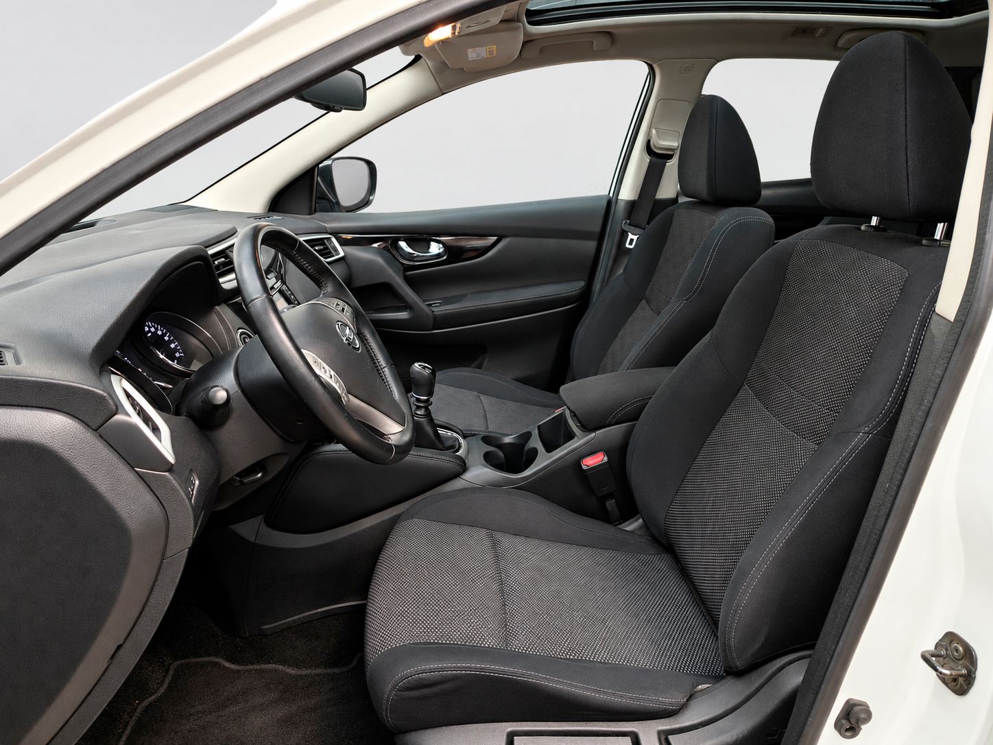 Nissan Qashqai dCi 110 Visia 4x2 - foto 11