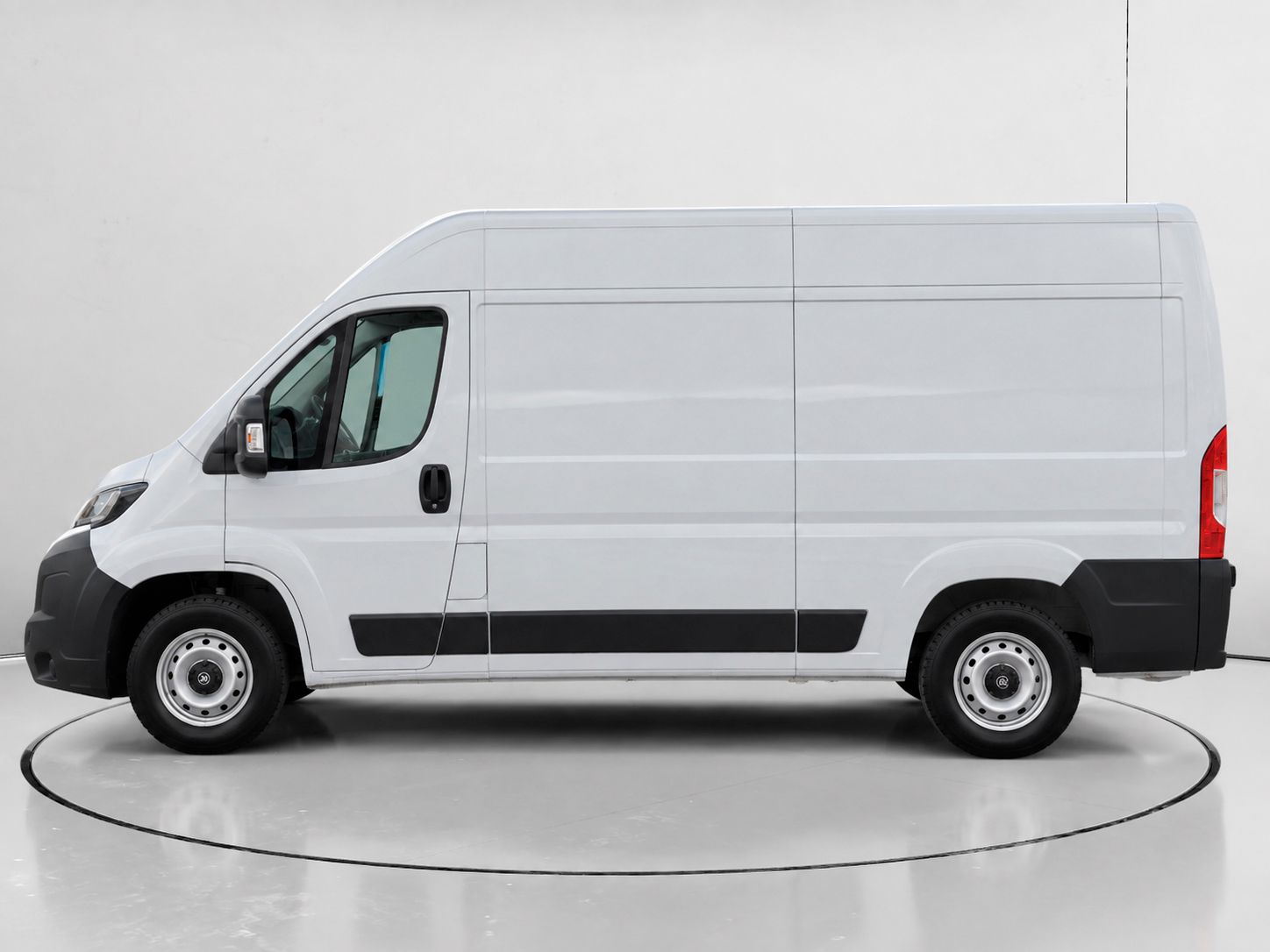 Citroën Jumper Furgon BlueHDi 140 35 L2H2 - foto 6