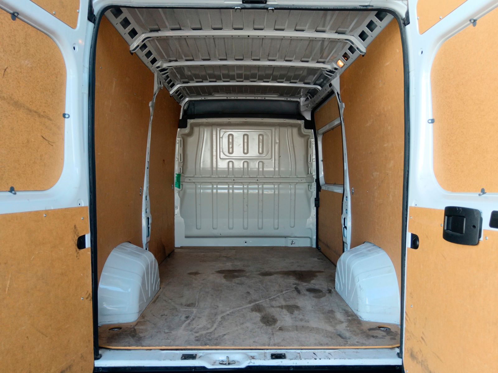 Citroën Jumper Furgon BlueHDi 140 35 L2H2 - foto 14