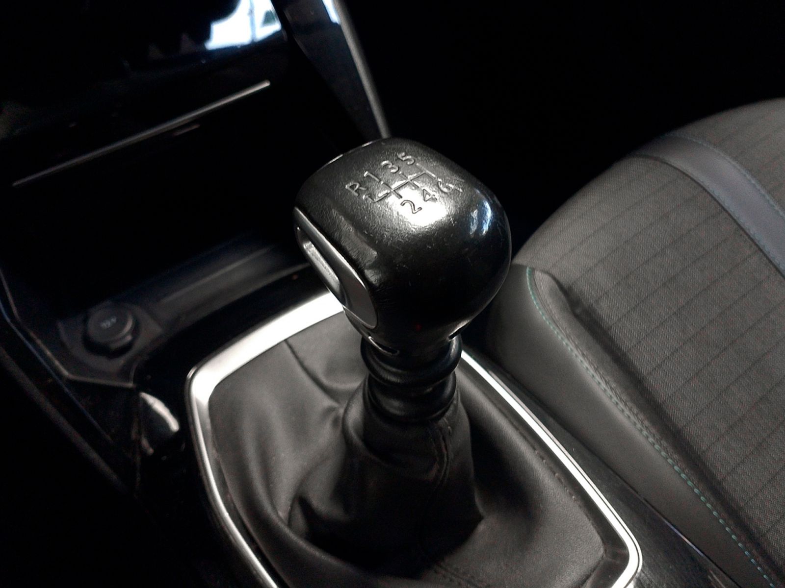 Peugeot 2008 BlueHDi 110 Allure - foto 15