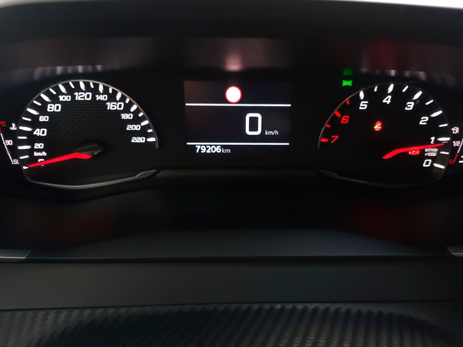 Peugeot 2008 BlueHDi 110 Allure - foto 16