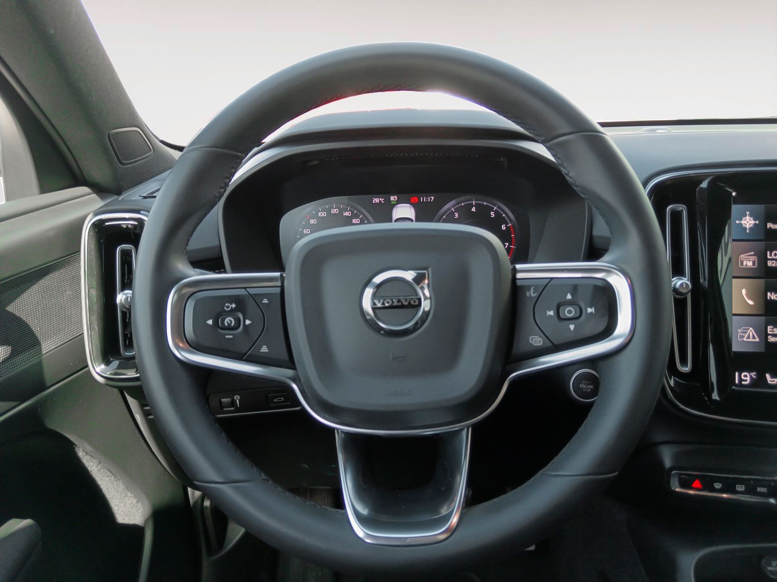 Volvo XC40 B3 Gasolina Mild hybrid Plus Dark - foto 10