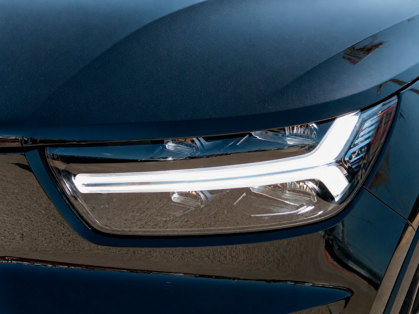 Volvo XC40 B3 Gasolina Mild hybrid Plus Dark - foto 26