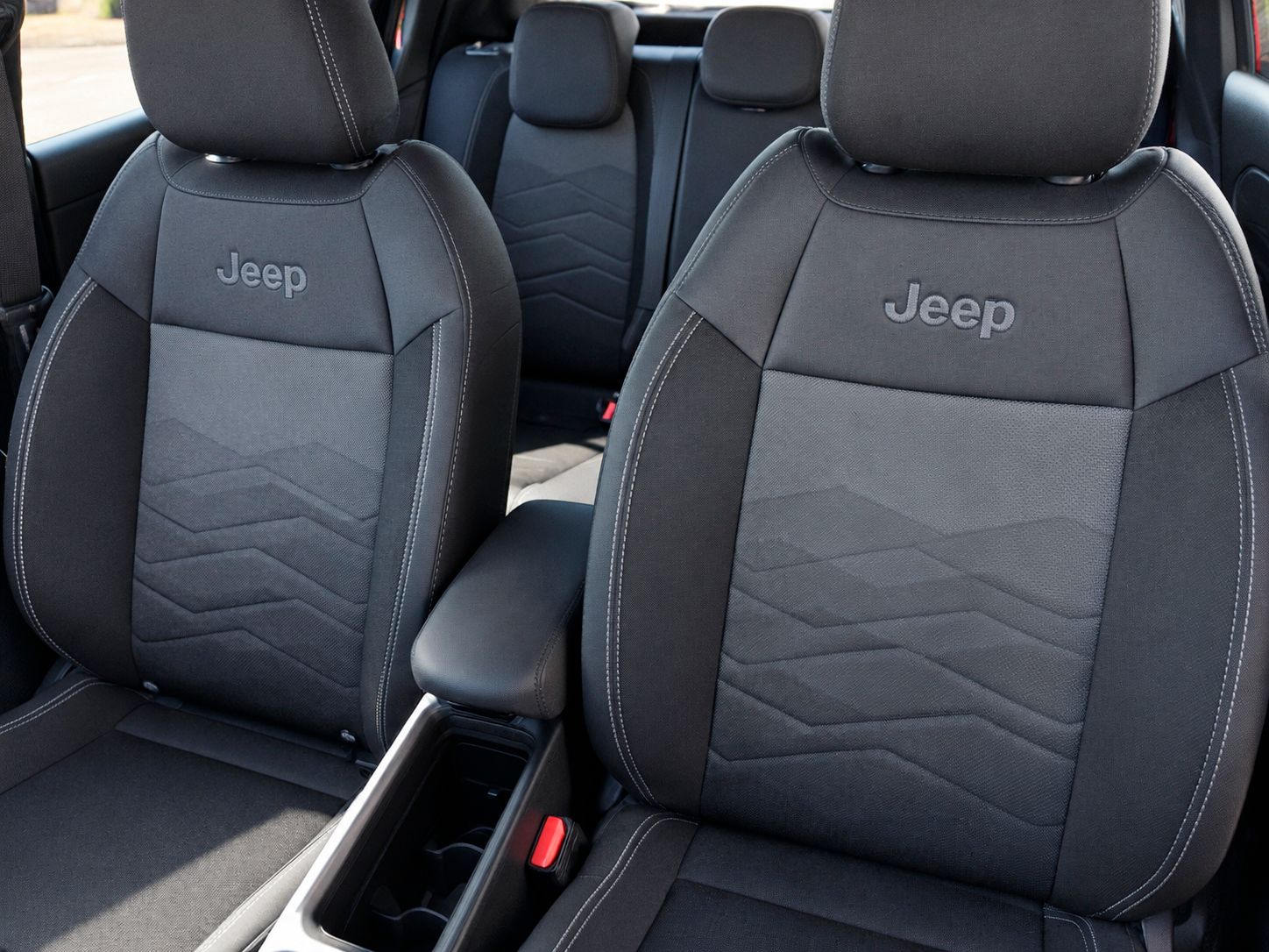 Jeep Avenger 1.2 G Altitude - foto 22