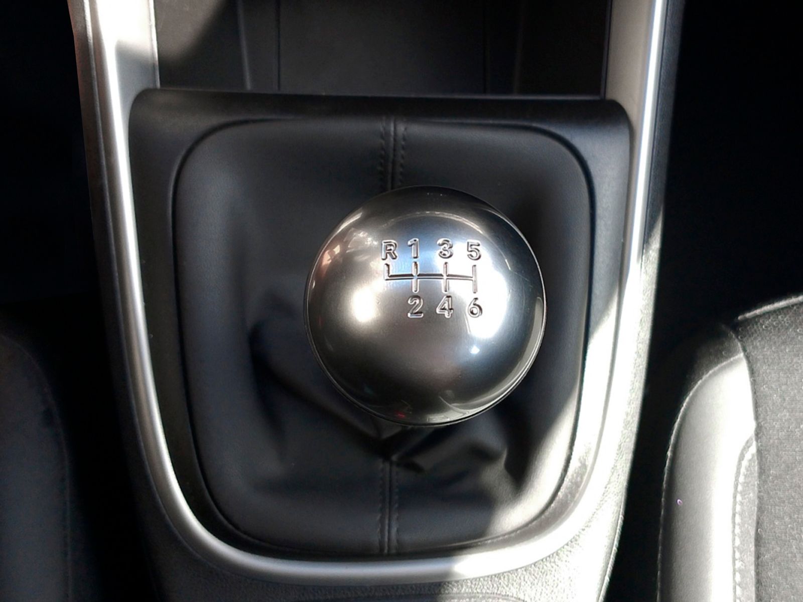 Jeep Avenger 1.2 G Altitude - foto 15