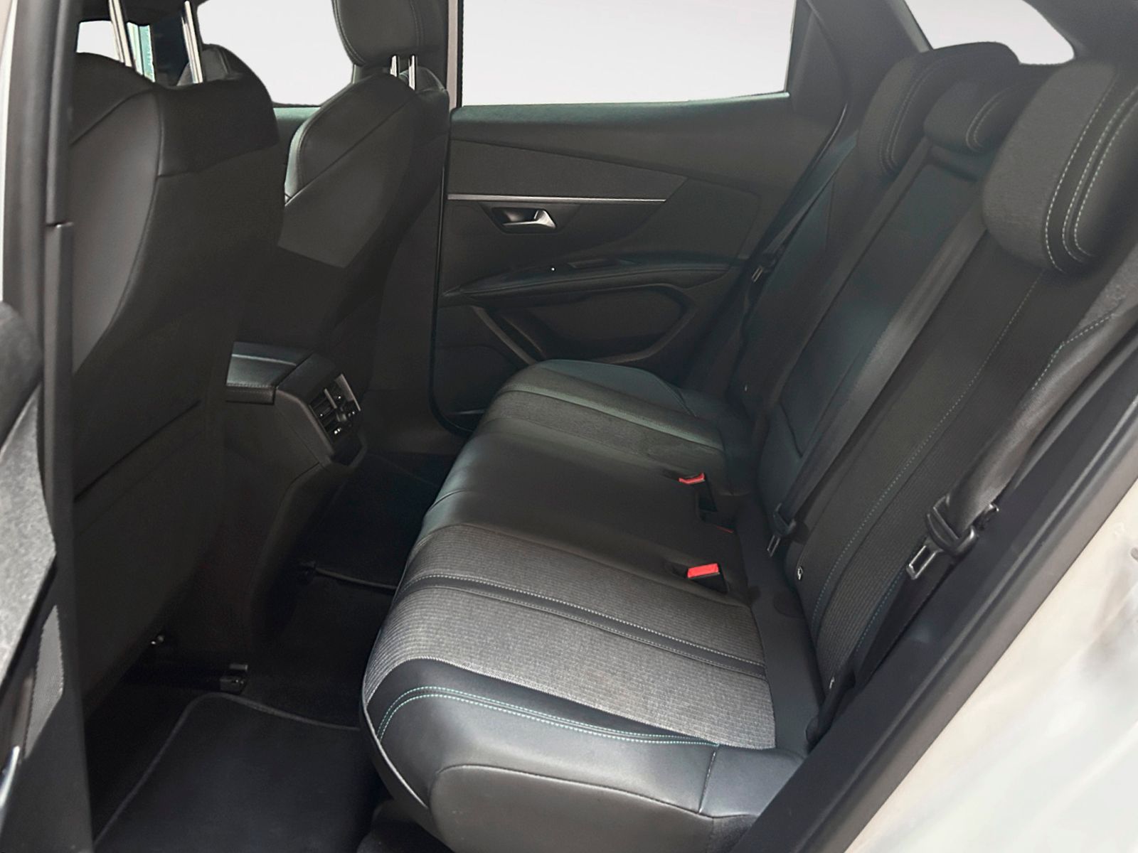 Peugeot 3008 PureTech 130 Allure Pack - foto 12