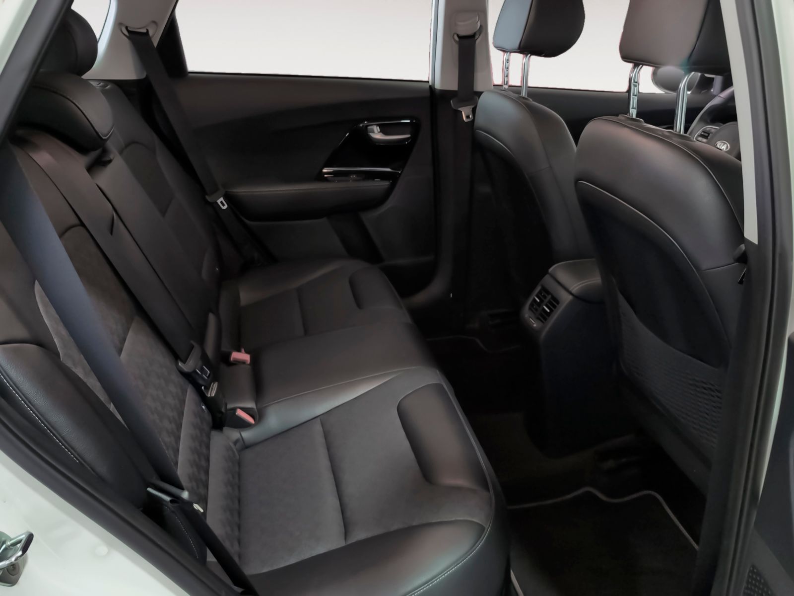 Kia Niro 1.6 GDi HEV Drive - foto 12