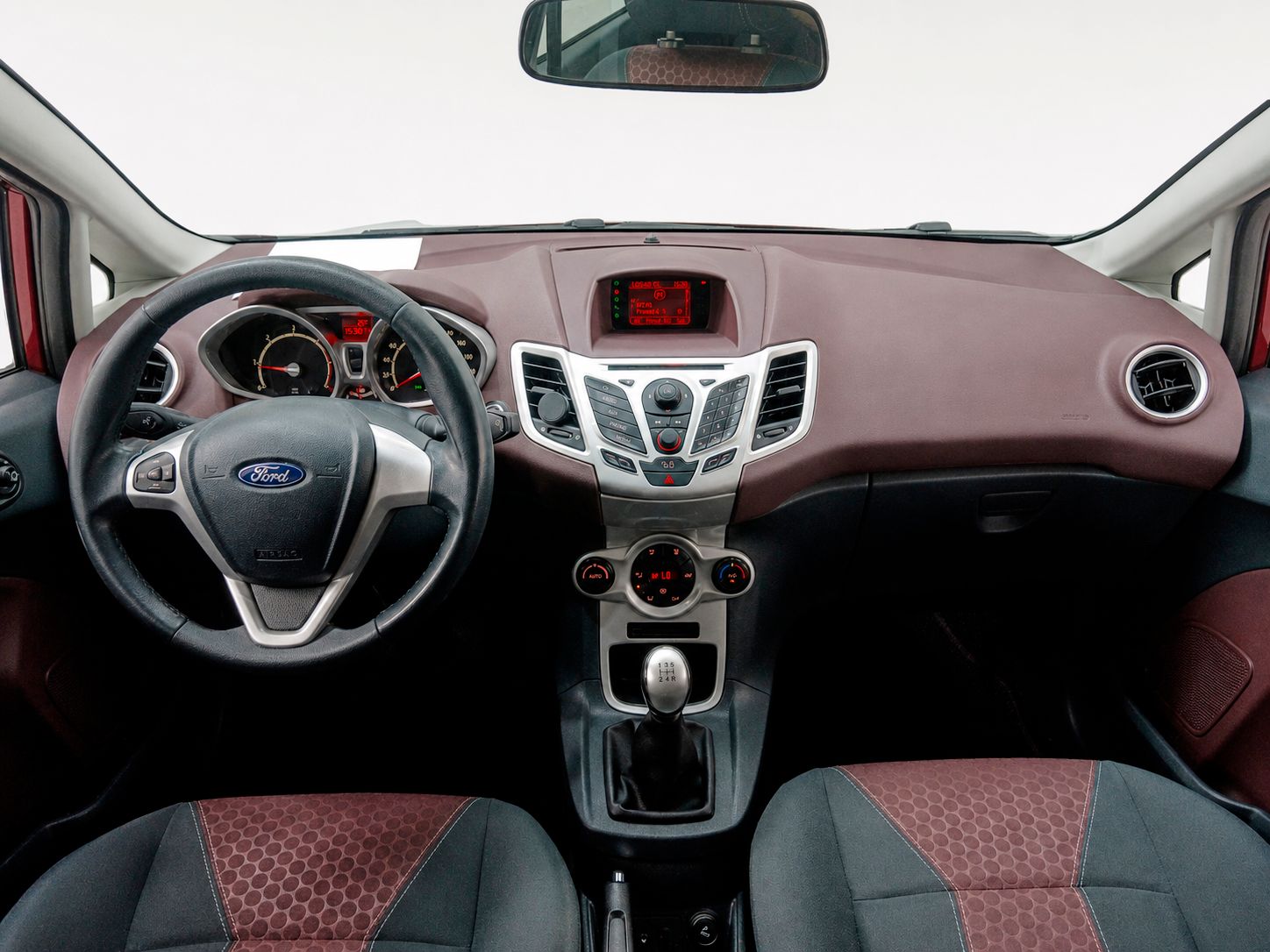 Ford Fiesta 1.6 TDCi Titanium - foto 9