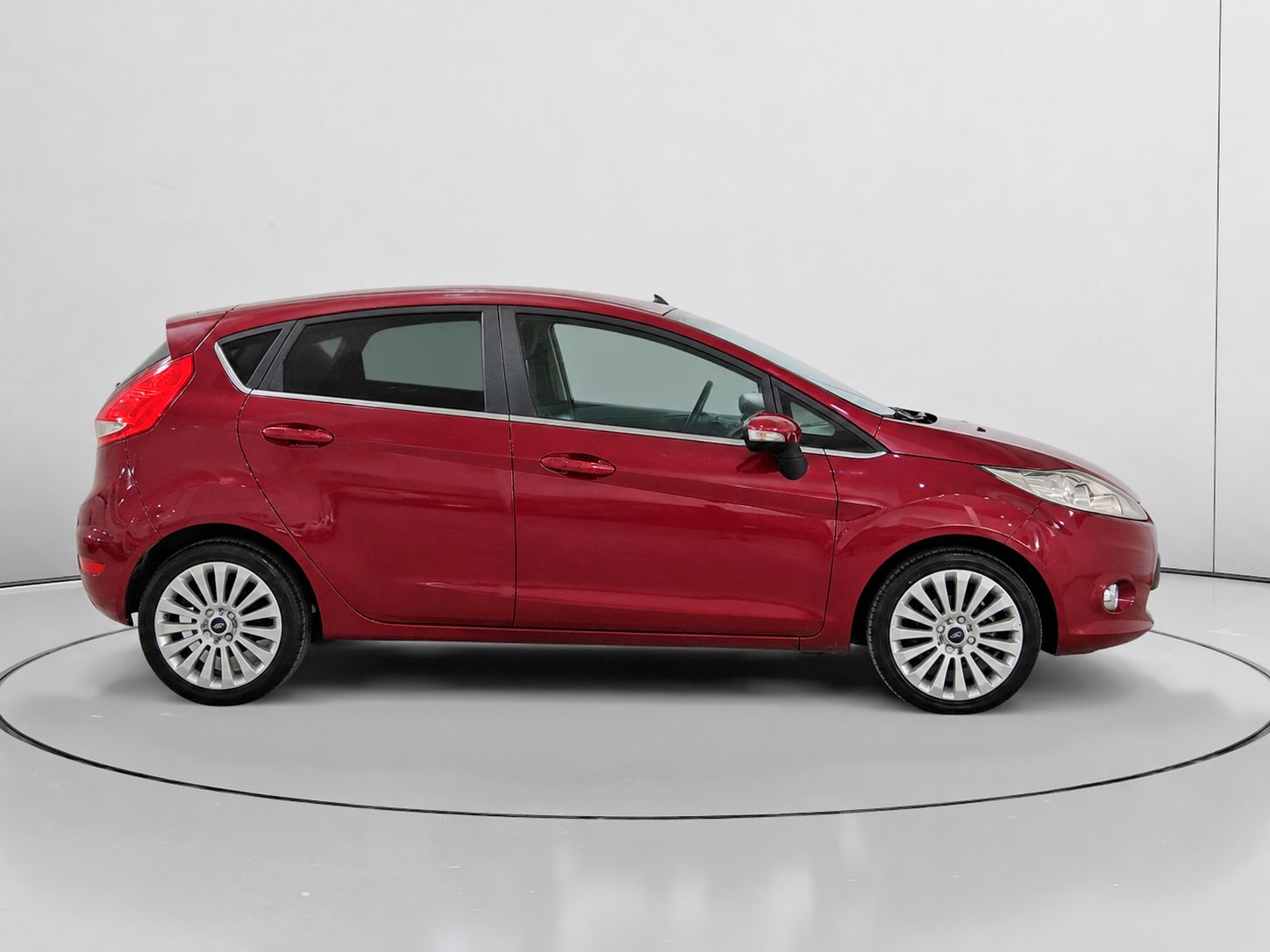 Ford Fiesta 1.6 TDCi Titanium - foto 2