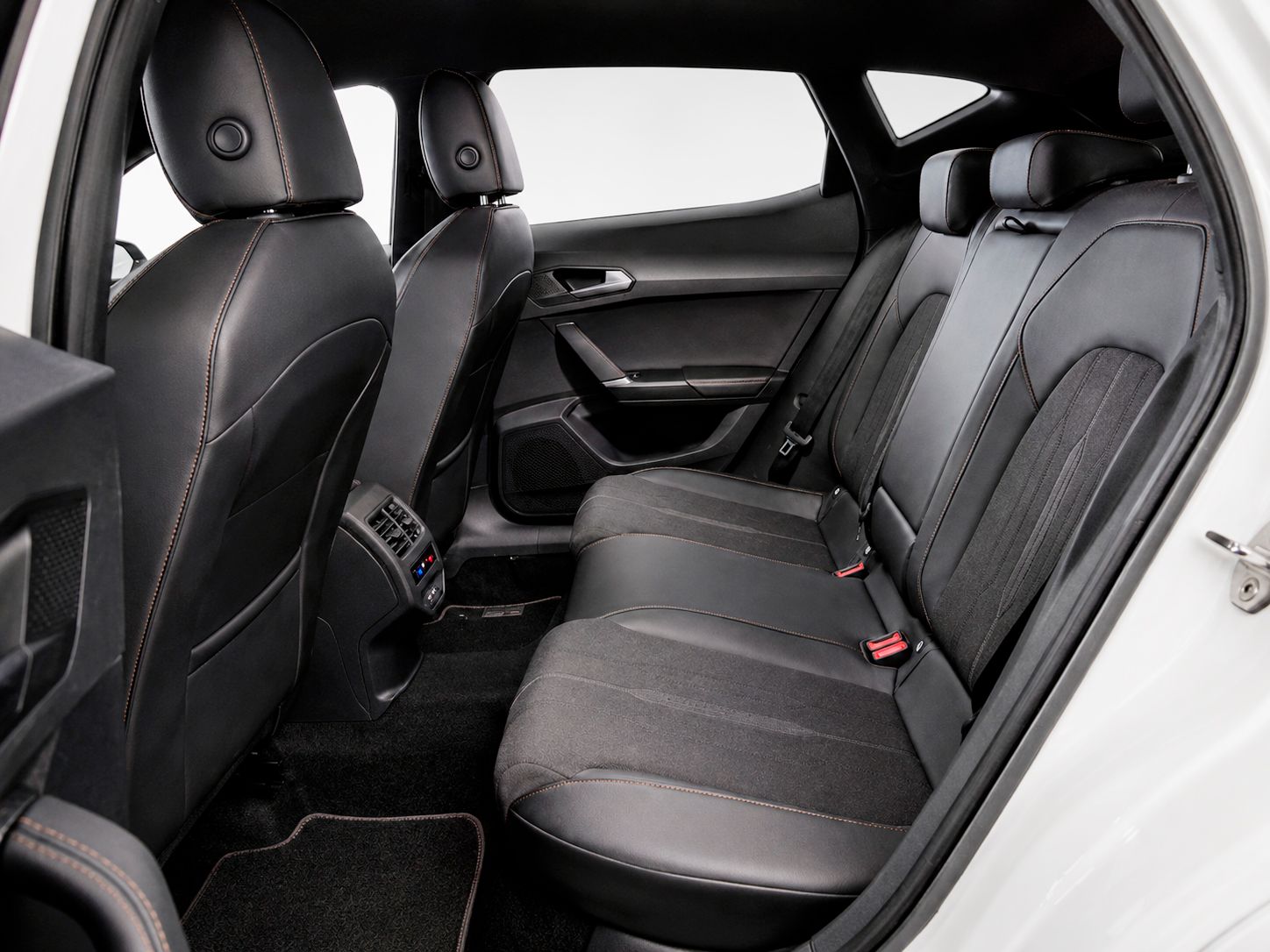 Cupra Formentor 1.5 TSI DSG - foto 12