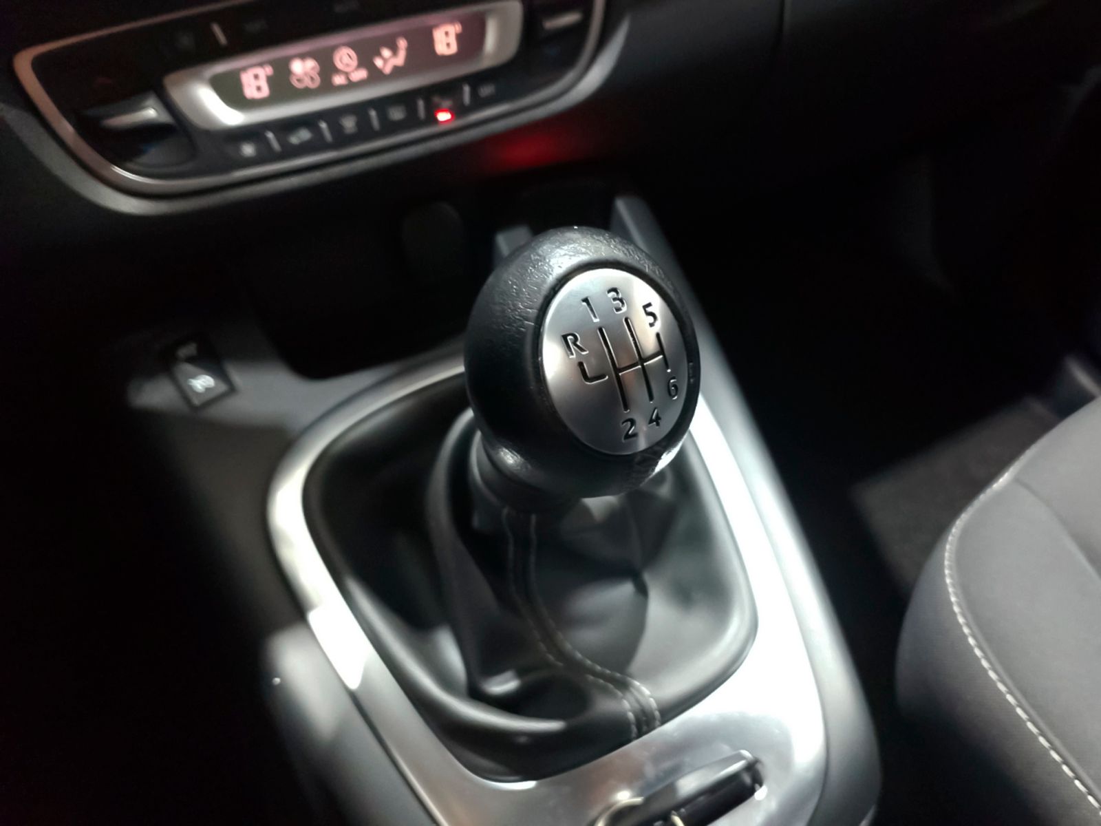 Renault Grand Scénic Selection Energy dCi - foto 16