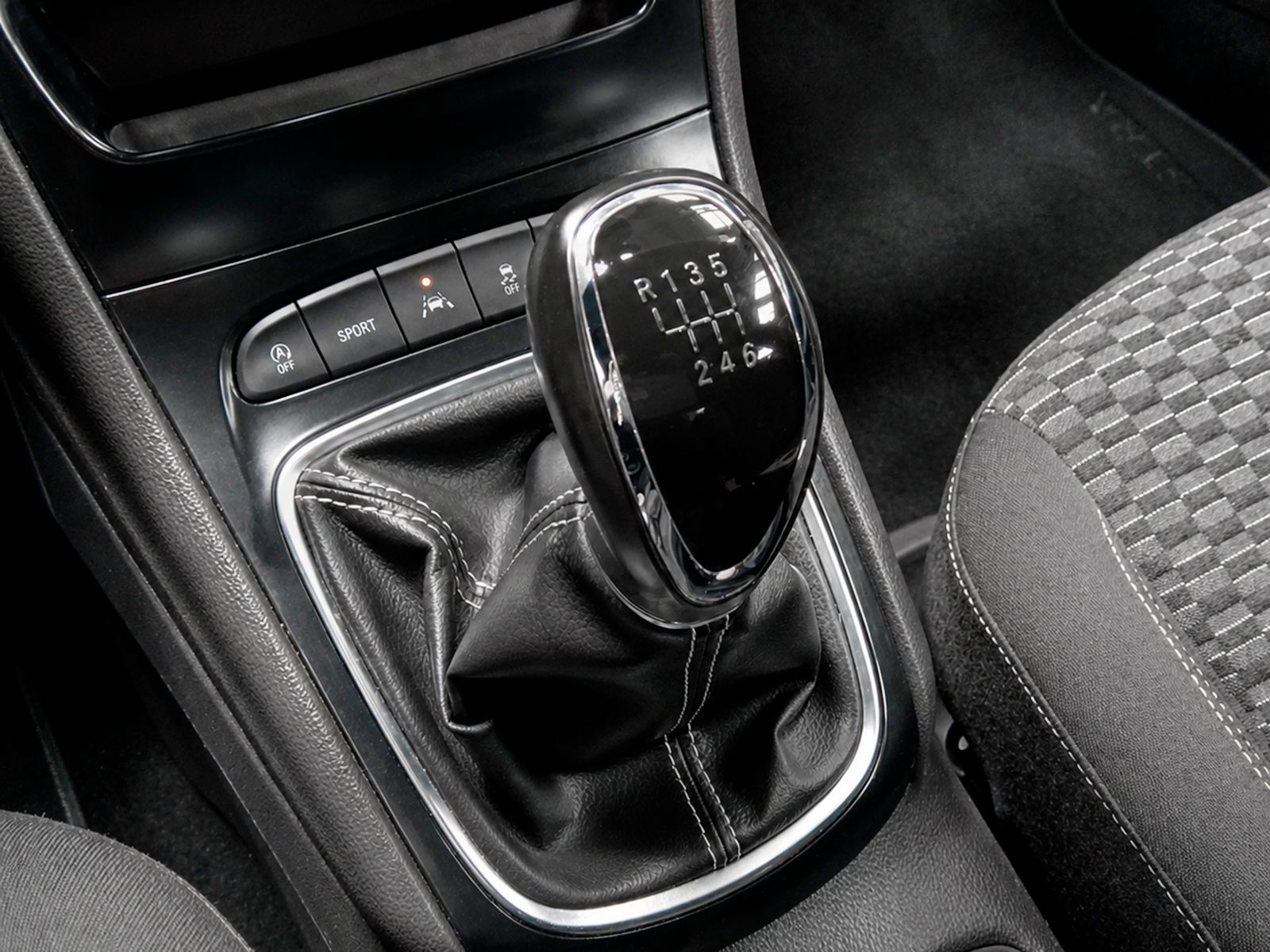 Opel Astra 1.4 Turbo Dynamic - foto 15