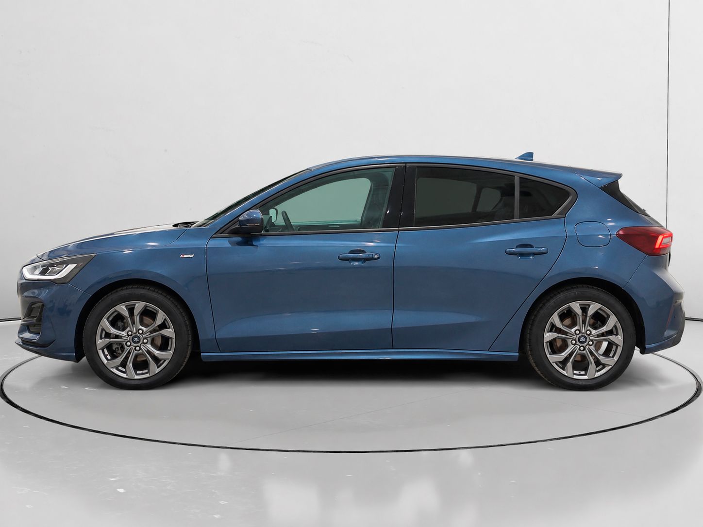 Ford Focus 1.0 EcoBoost MHEV ST-Line - foto 6