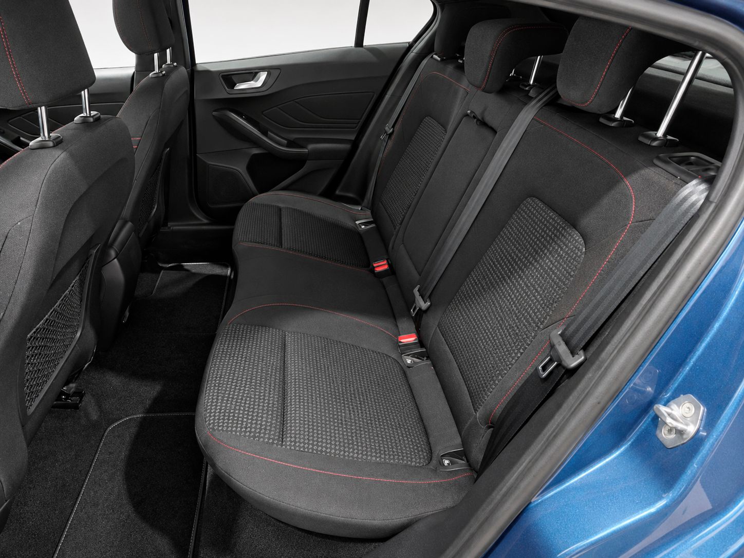 Ford Focus 1.0 EcoBoost MHEV ST-Line - foto 12
