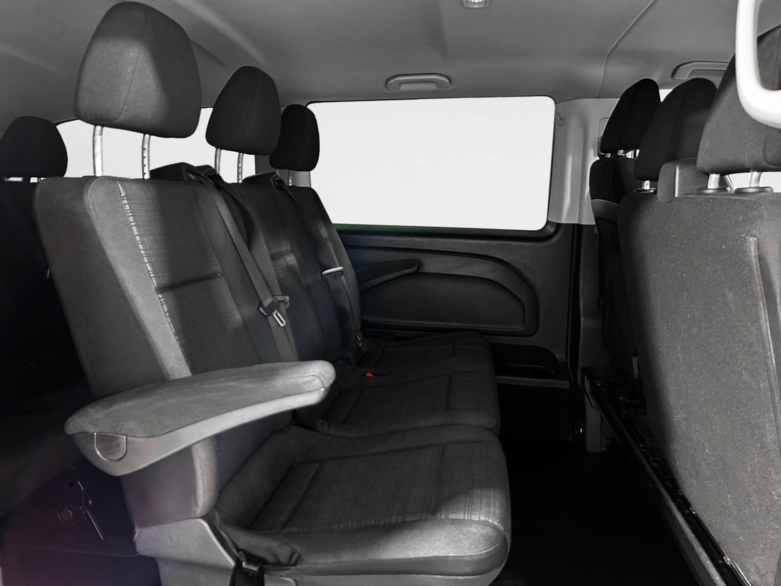 Mercedes-Benz Vito Combi 111 CDI Tourer Base Larga - foto 12
