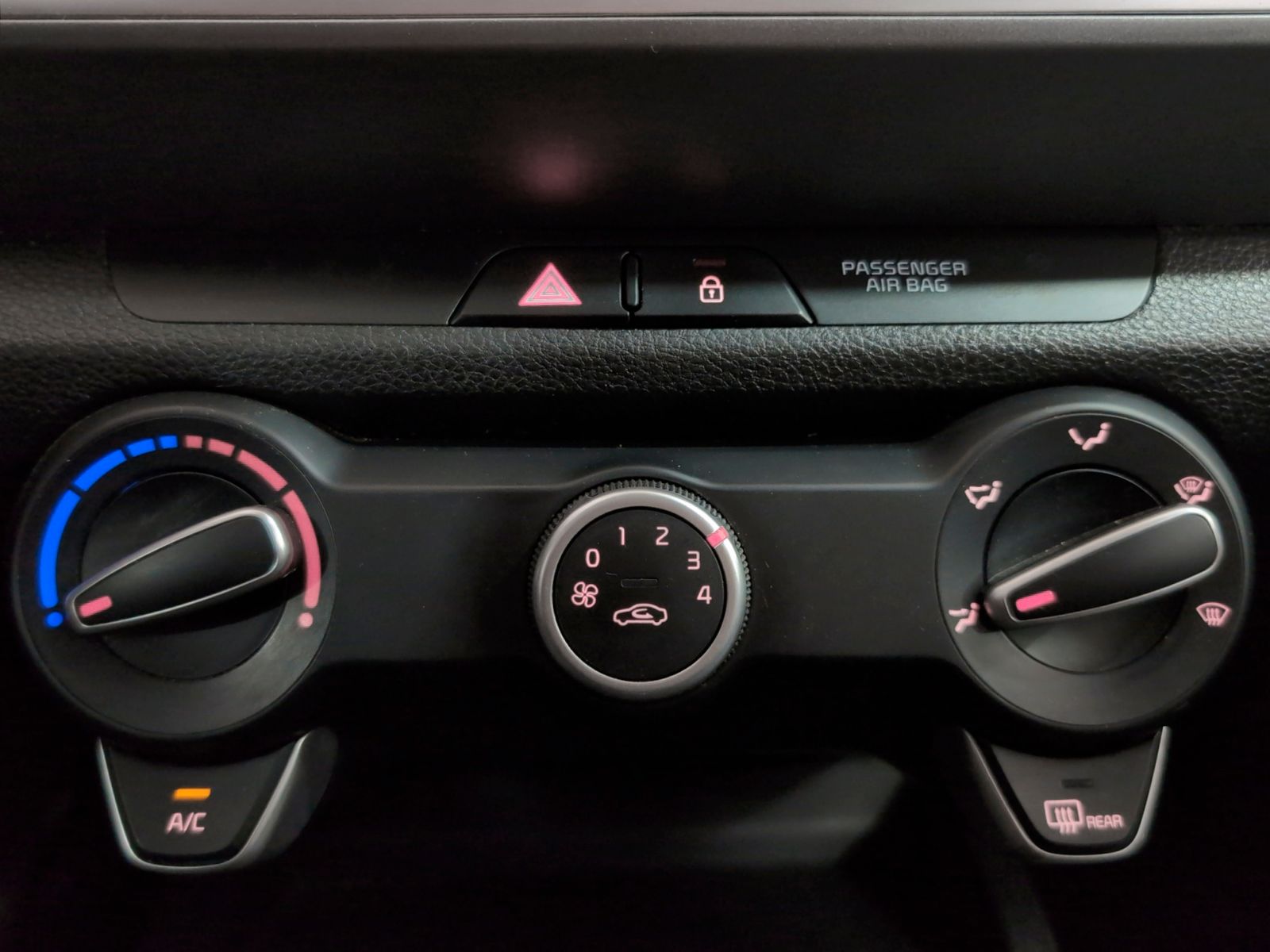 Kia Stonic 1.0 T-GDi MHEV iMT Concept - foto 20