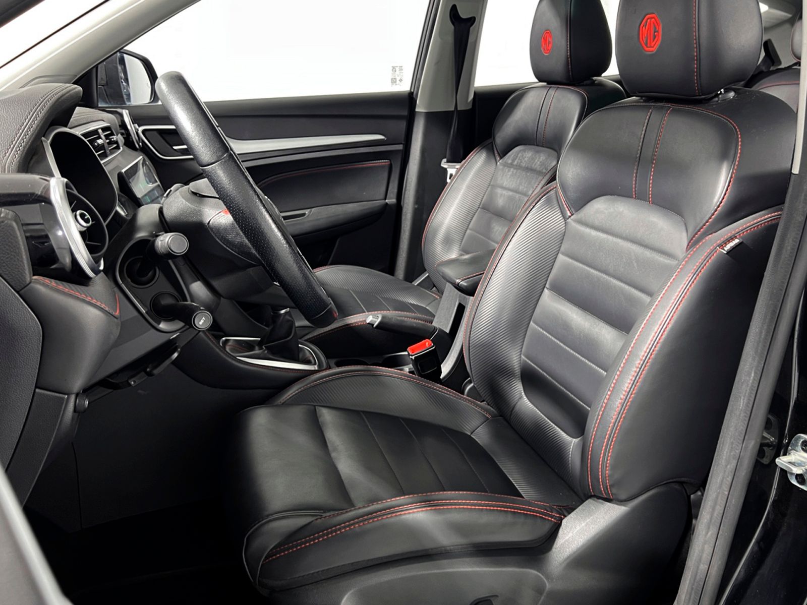 MG ZS 1.0T Luxury - foto 23