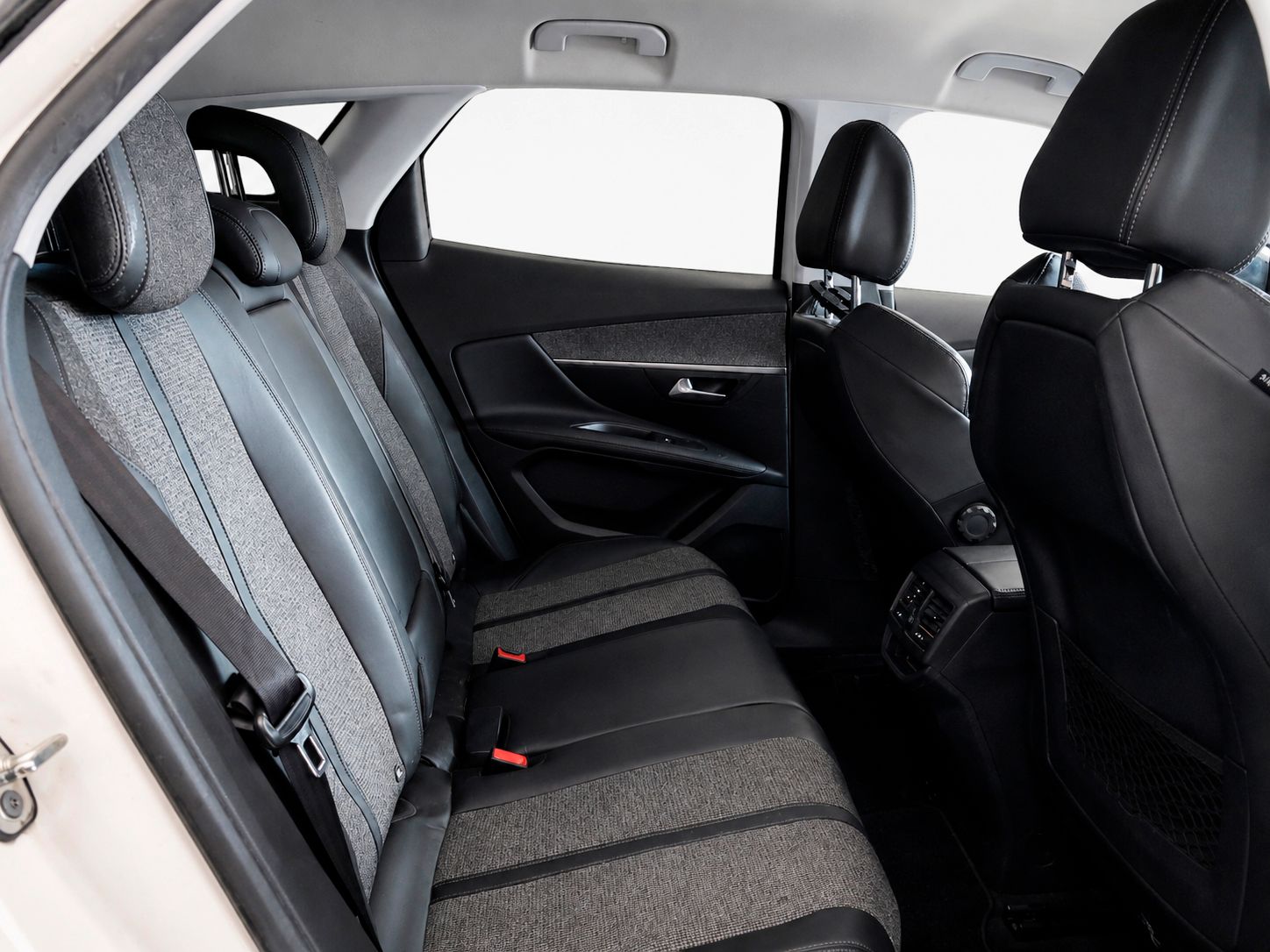 Peugeot 3008 PureTech 130 Allure - foto 12