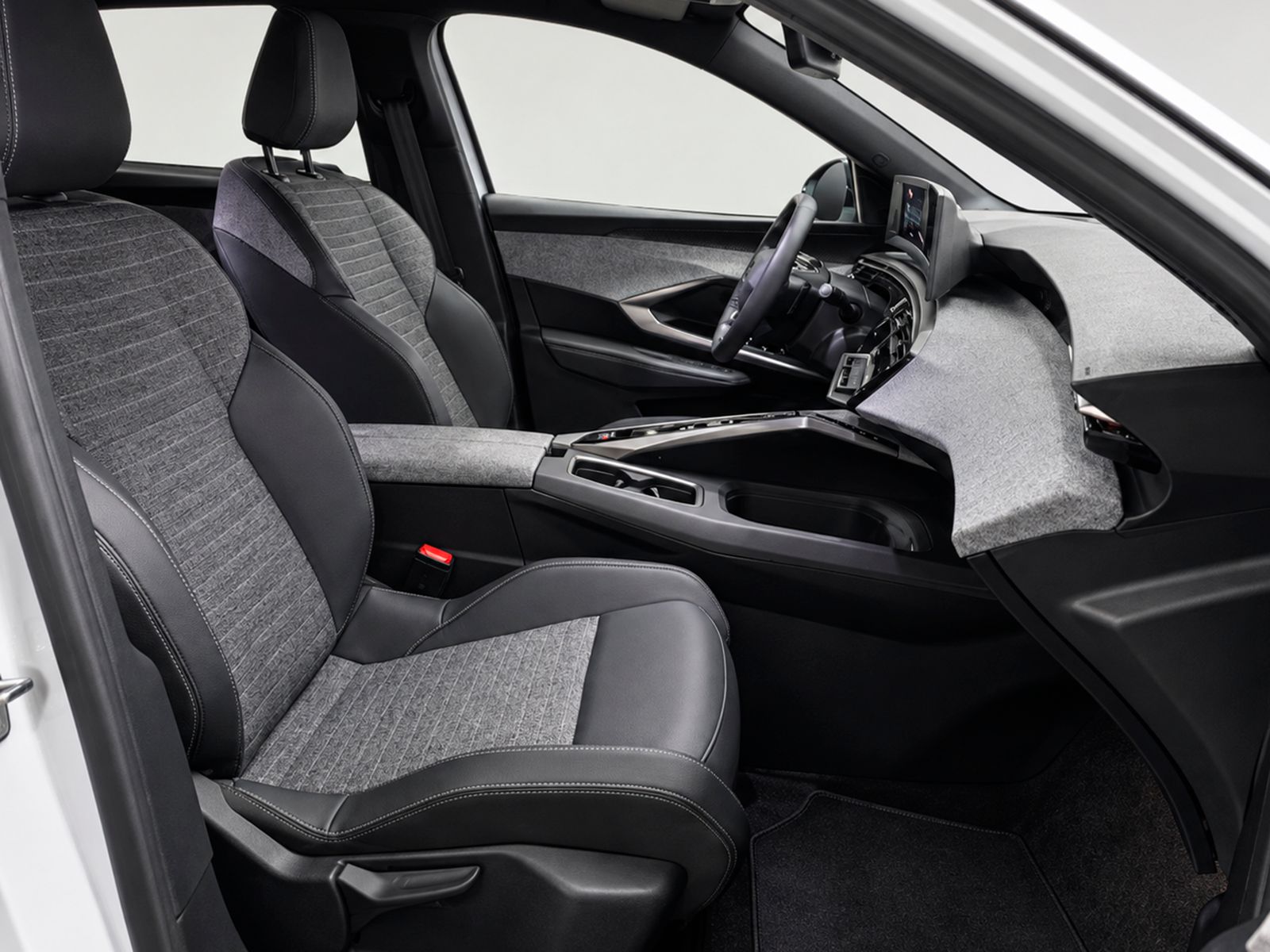 Peugeot 3008 Hybrid 145 Allure eDCS6 - foto 13