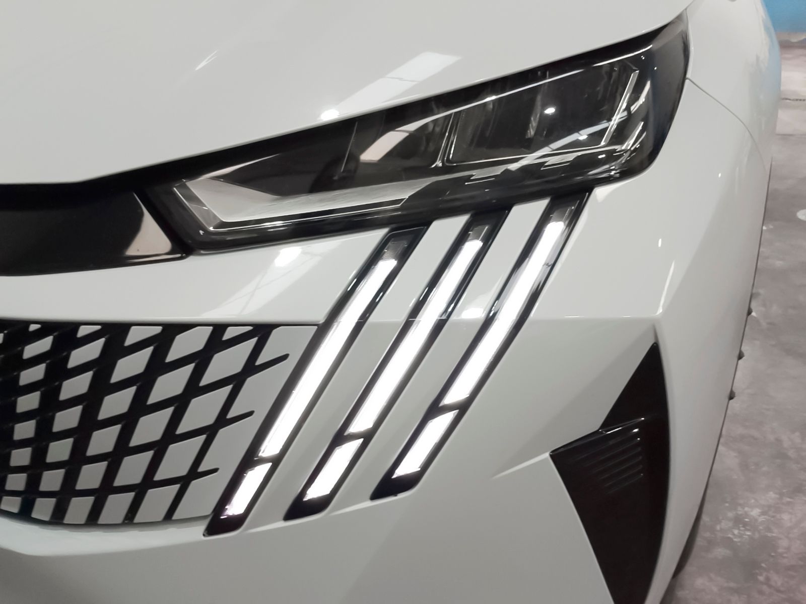 Peugeot 3008 Hybrid 145 Allure eDCS6 - foto 22