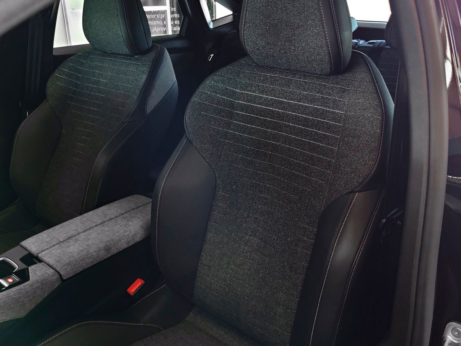 Peugeot 3008 1.2 Allure eDCS6 - foto 22