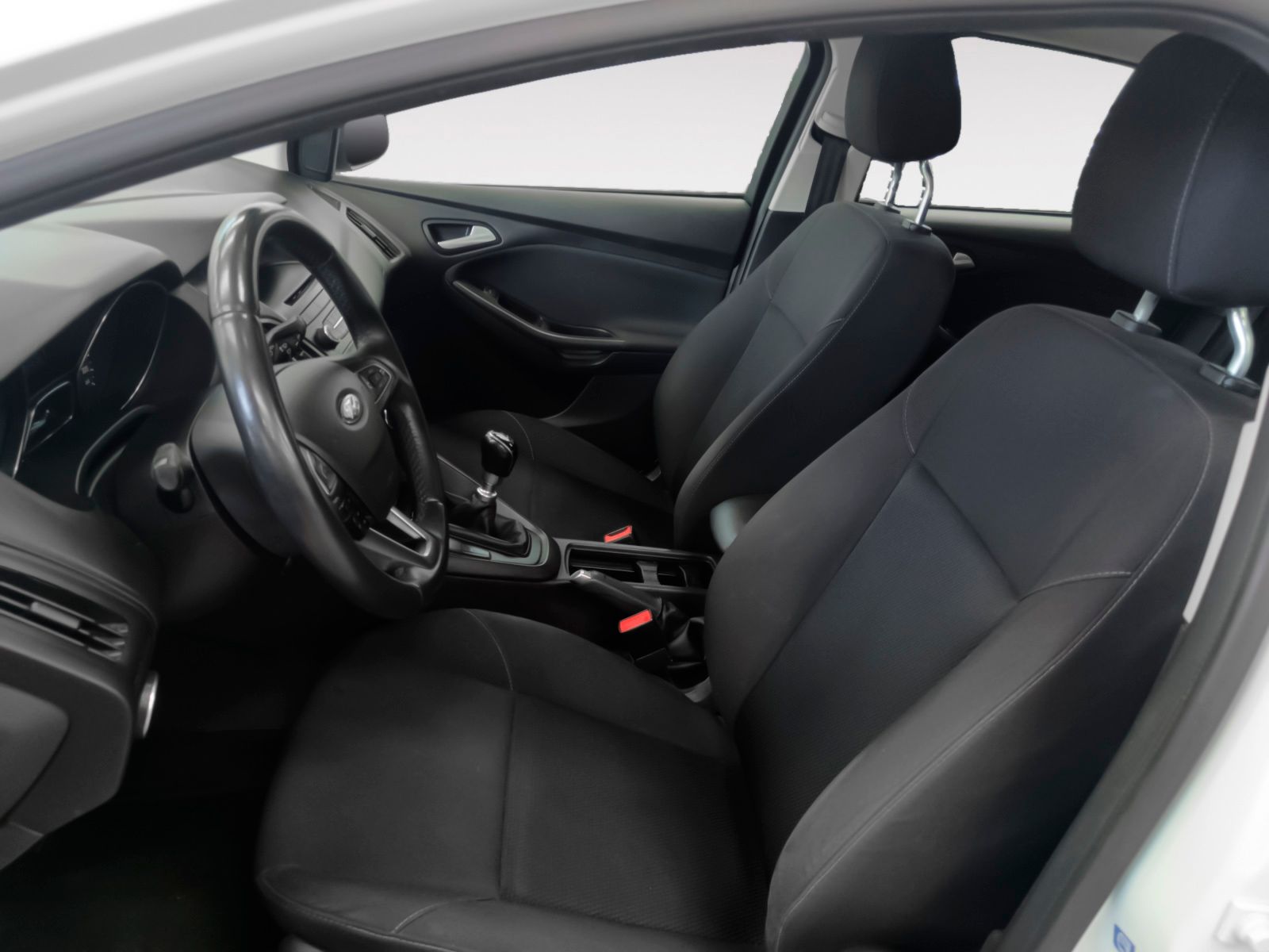 Ford Focus 1.6 TDCi Trend+ - foto 11