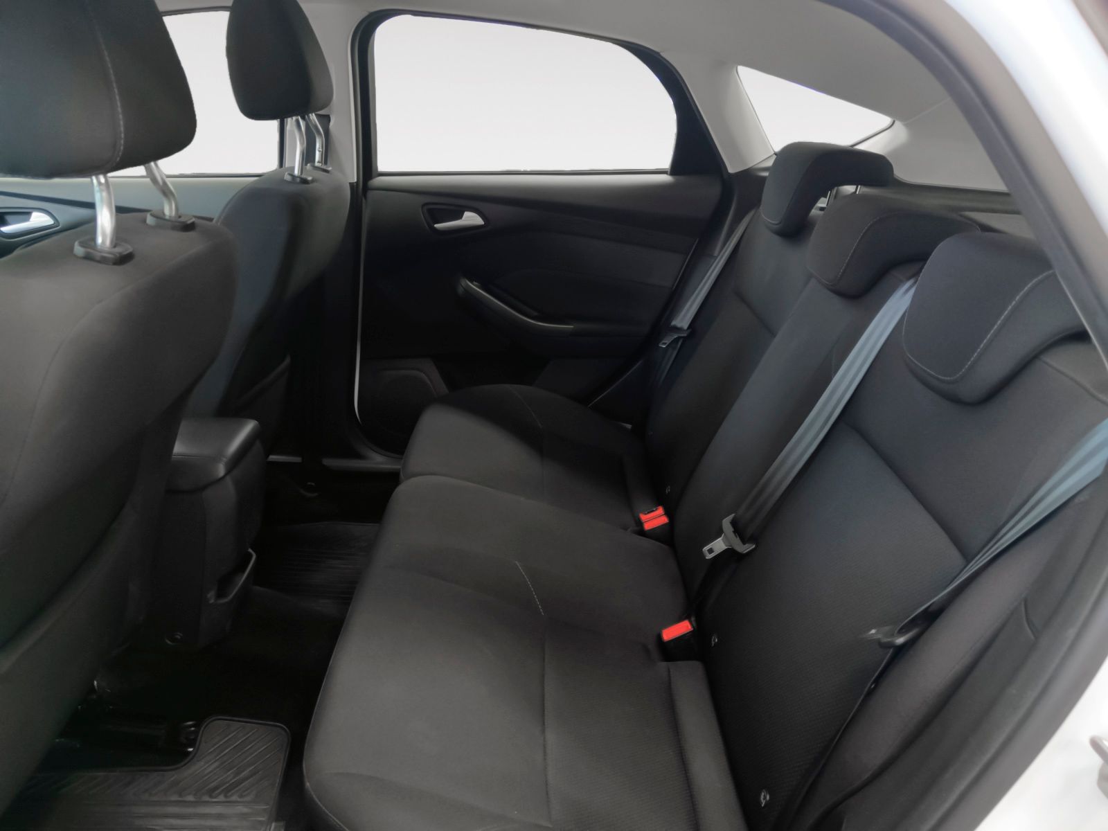Ford Focus 1.6 TDCi Trend+ - foto 12