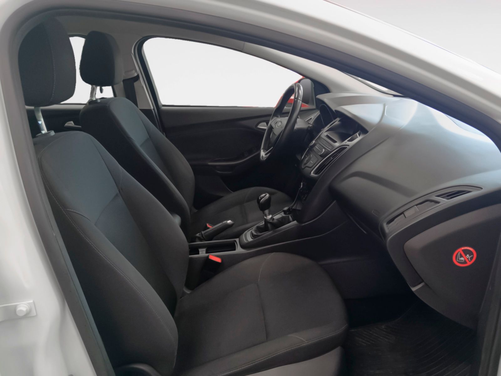 Ford Focus 1.6 TDCi Trend+ - foto 13