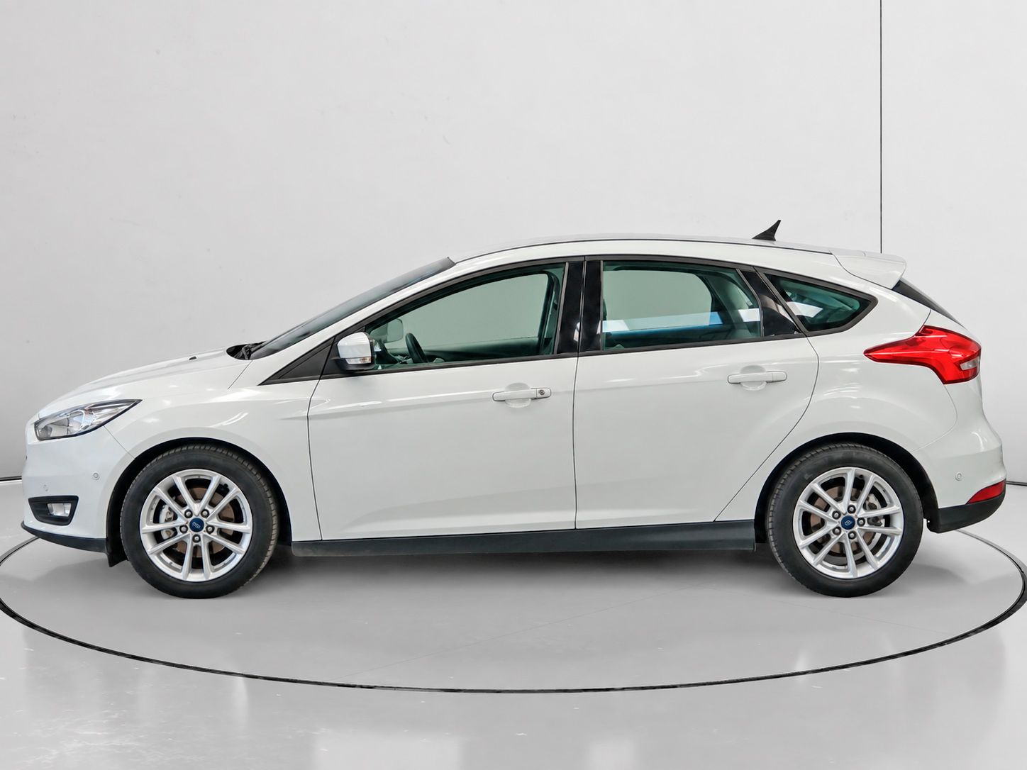 Ford Focus 1.6 TDCi Trend+ - foto 6