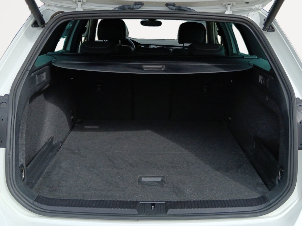 Volkswagen Passat 2.0 TDI 4Motion DSG - foto 12