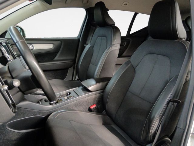 Volvo XC40 D3 Momentum - foto 9