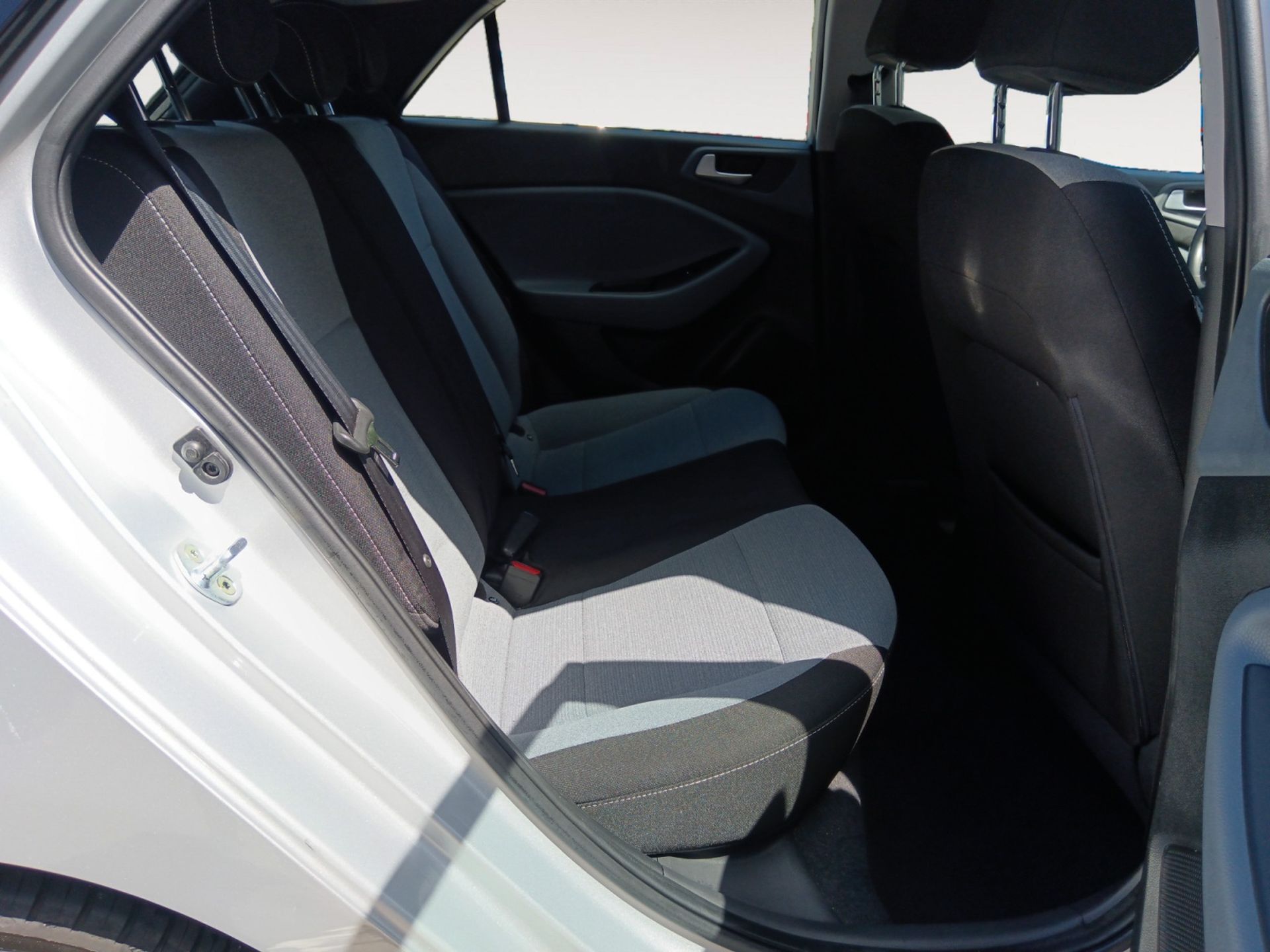 Hyundai i20 1.4 CRDi Klass - foto 9