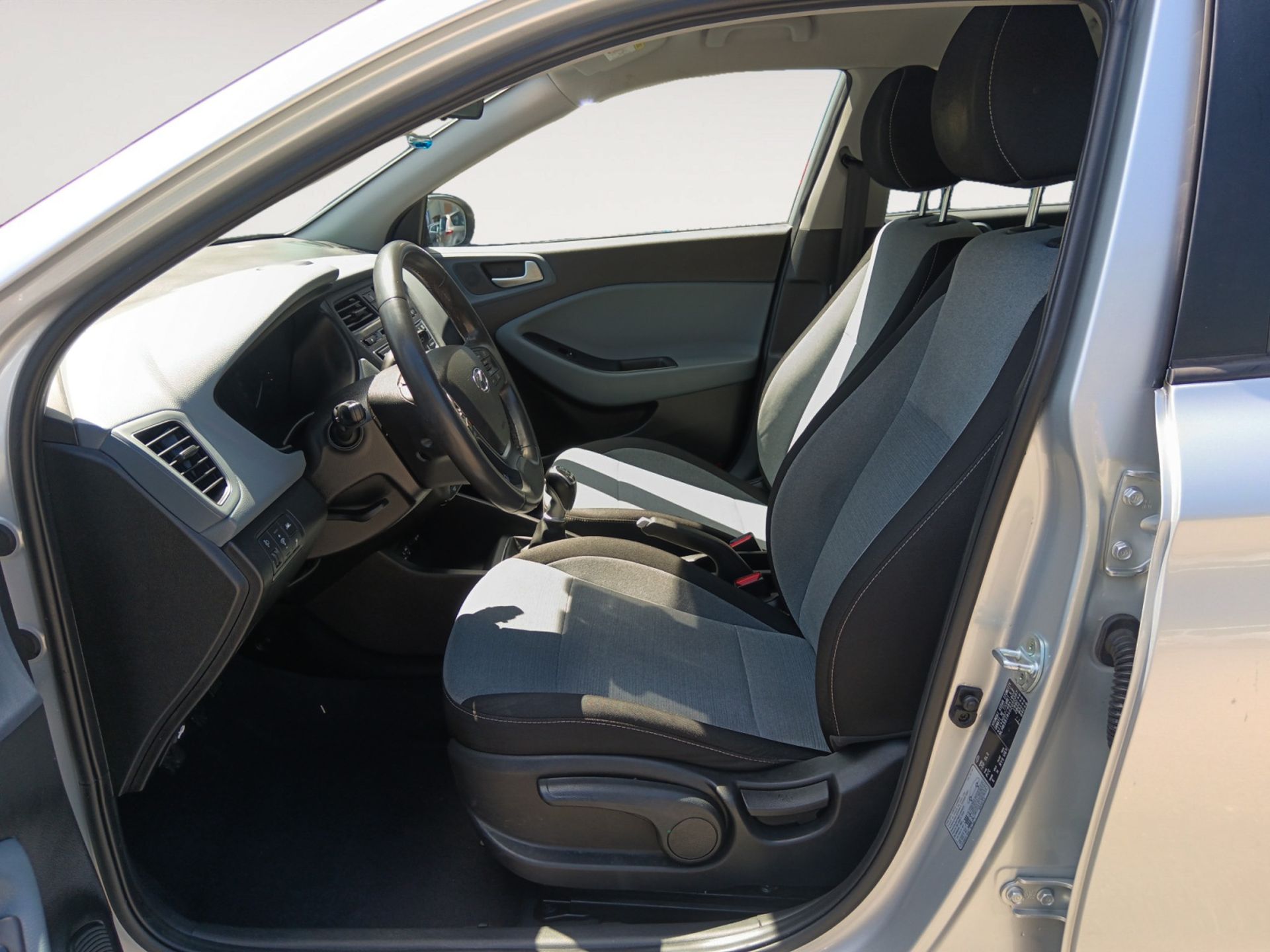 Hyundai i20 1.4 CRDi Klass - foto 8