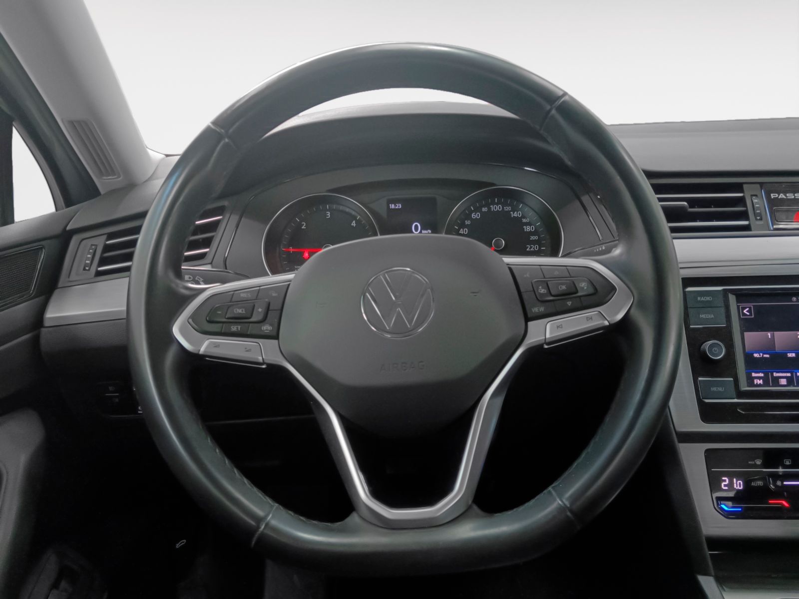 Volkswagen Passat Business 2.0 TDI - foto 9