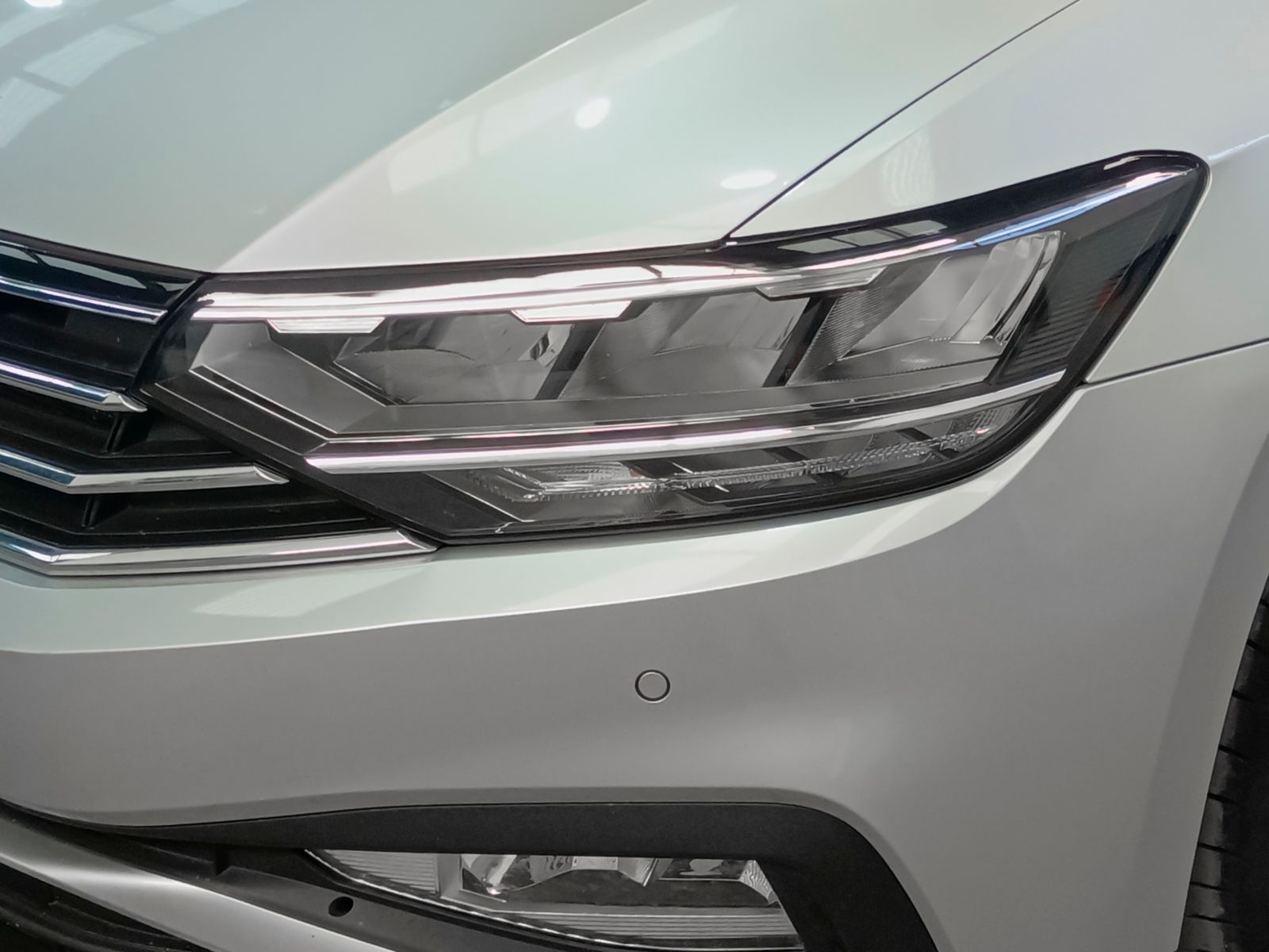 Volkswagen Passat Business 2.0 TDI - foto 22