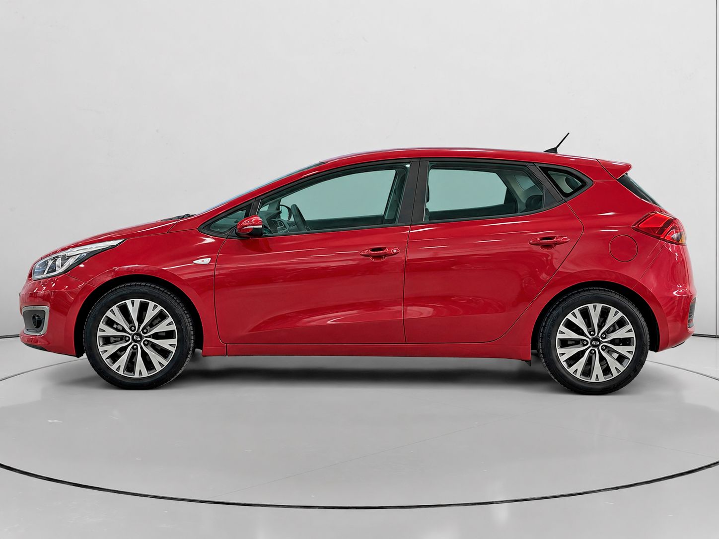 Kia Ceed 1.4 CRDi WGT Concept Plus - foto 6