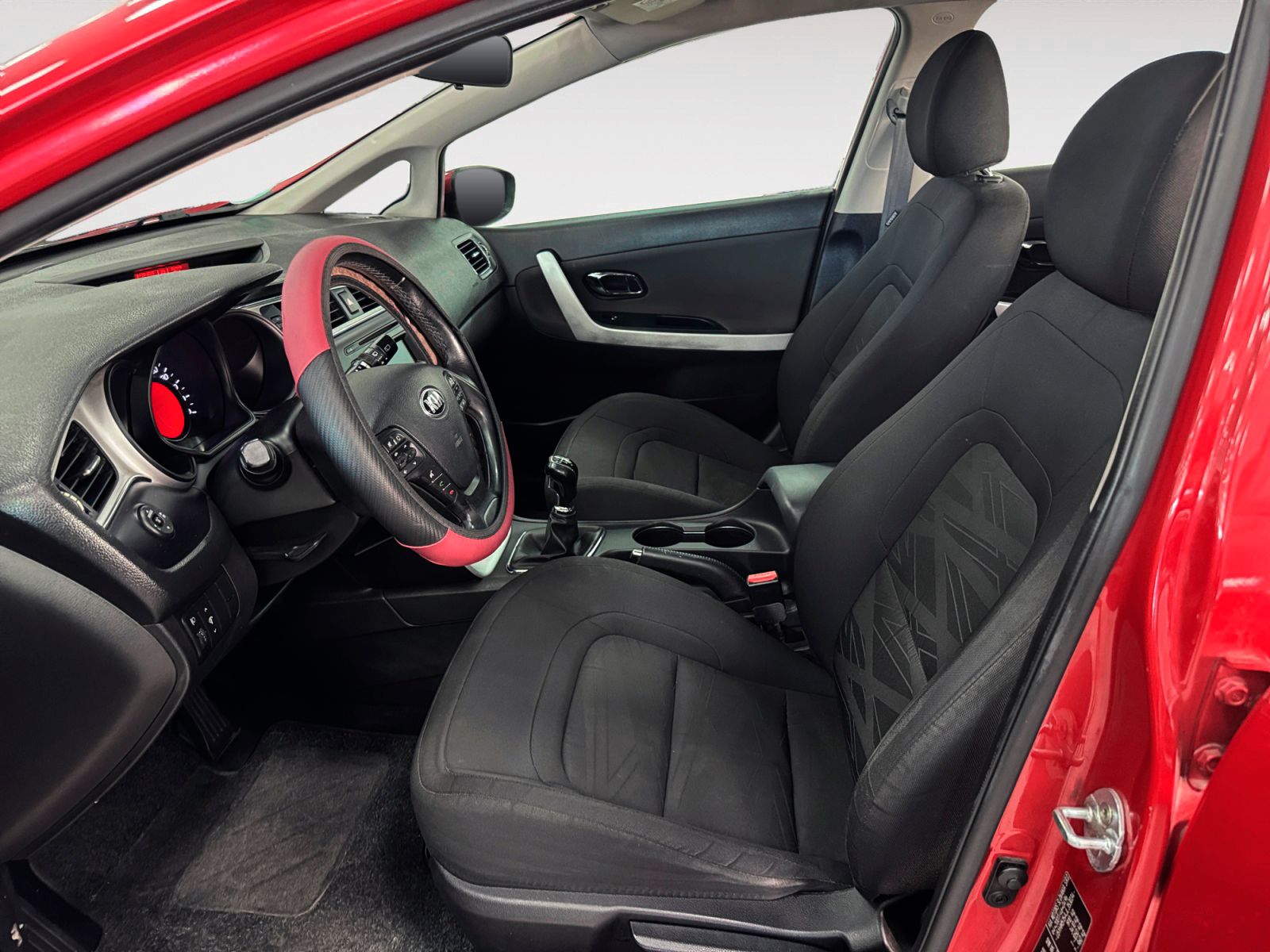 Kia Ceed 1.4 CRDi WGT Concept Plus - foto 12