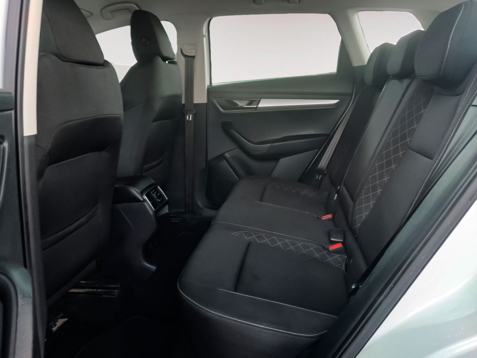 Škoda Karoq 2.0 TDI Ambition 4x4 DSG - foto 12