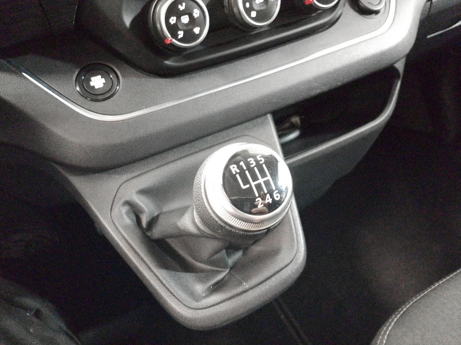 Nissan NV300 Combi 2.0 dCi L1H1 1T Premium - foto 16