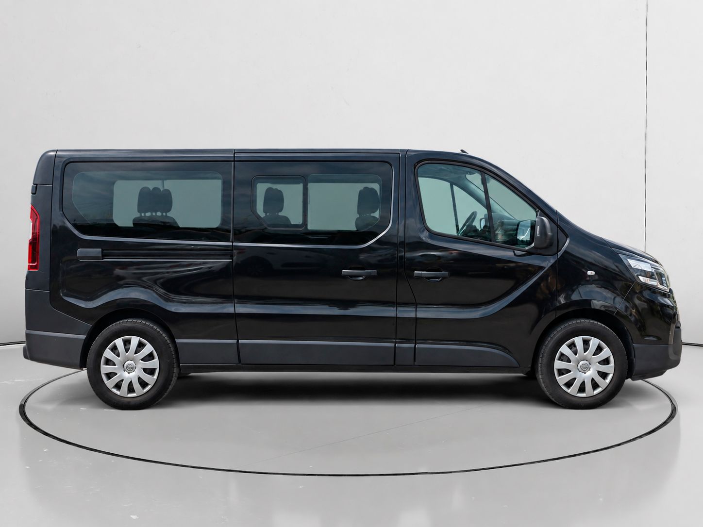 Nissan NV300 Combi 2.0 dCi L1H1 1T Premium - foto 2