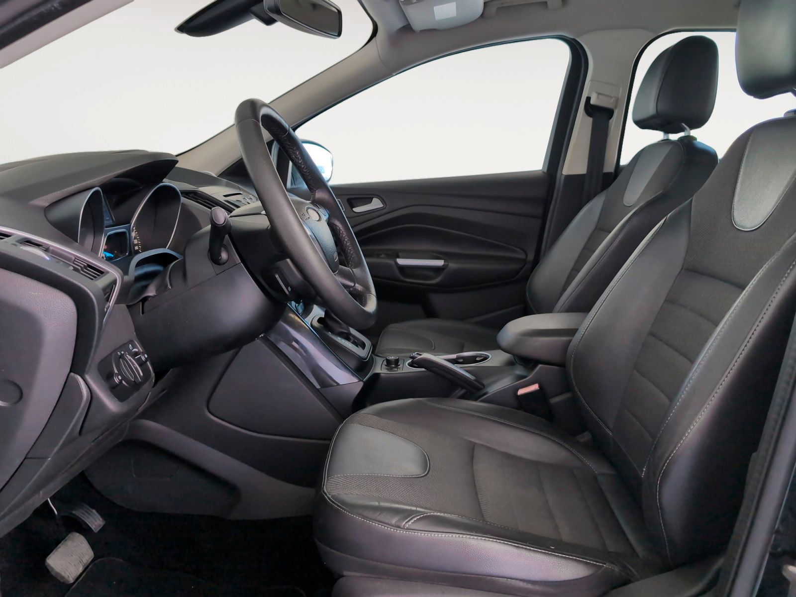 Ford Kuga 2.0 TDCi Titanium 4x4 Powershift - foto 11