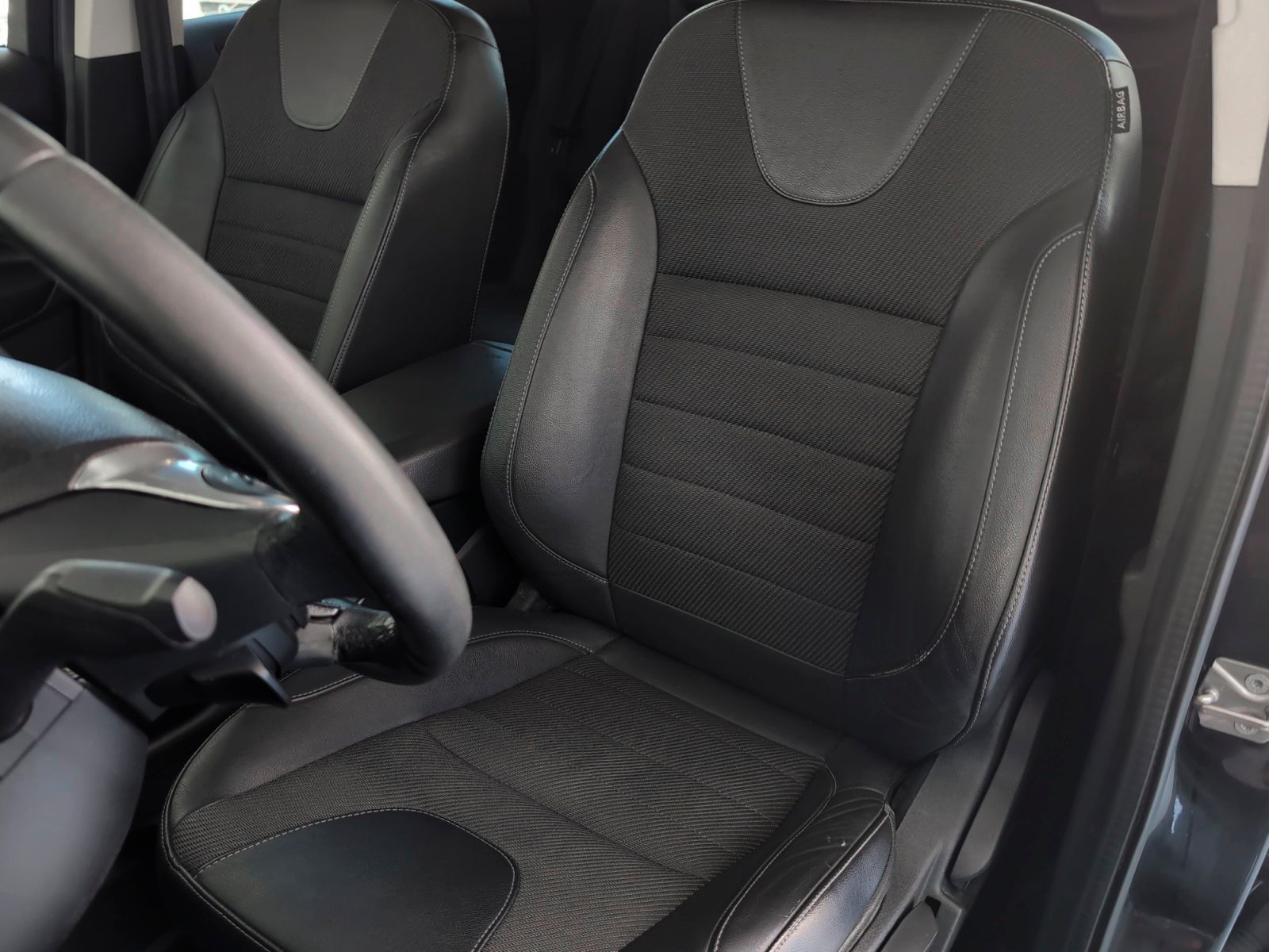 Ford Kuga 2.0 TDCi Titanium 4x4 Powershift - foto 22
