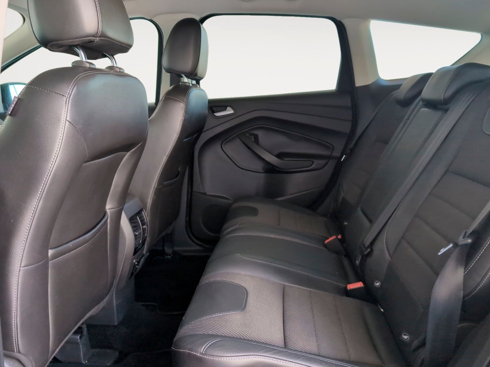 Ford Kuga 2.0 TDCi Titanium 4x4 Powershift - foto 12