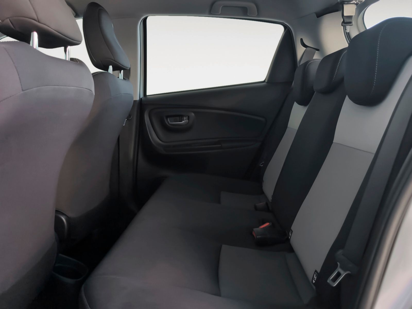 Toyota Yaris 1.5 Hybrid Active - foto 12