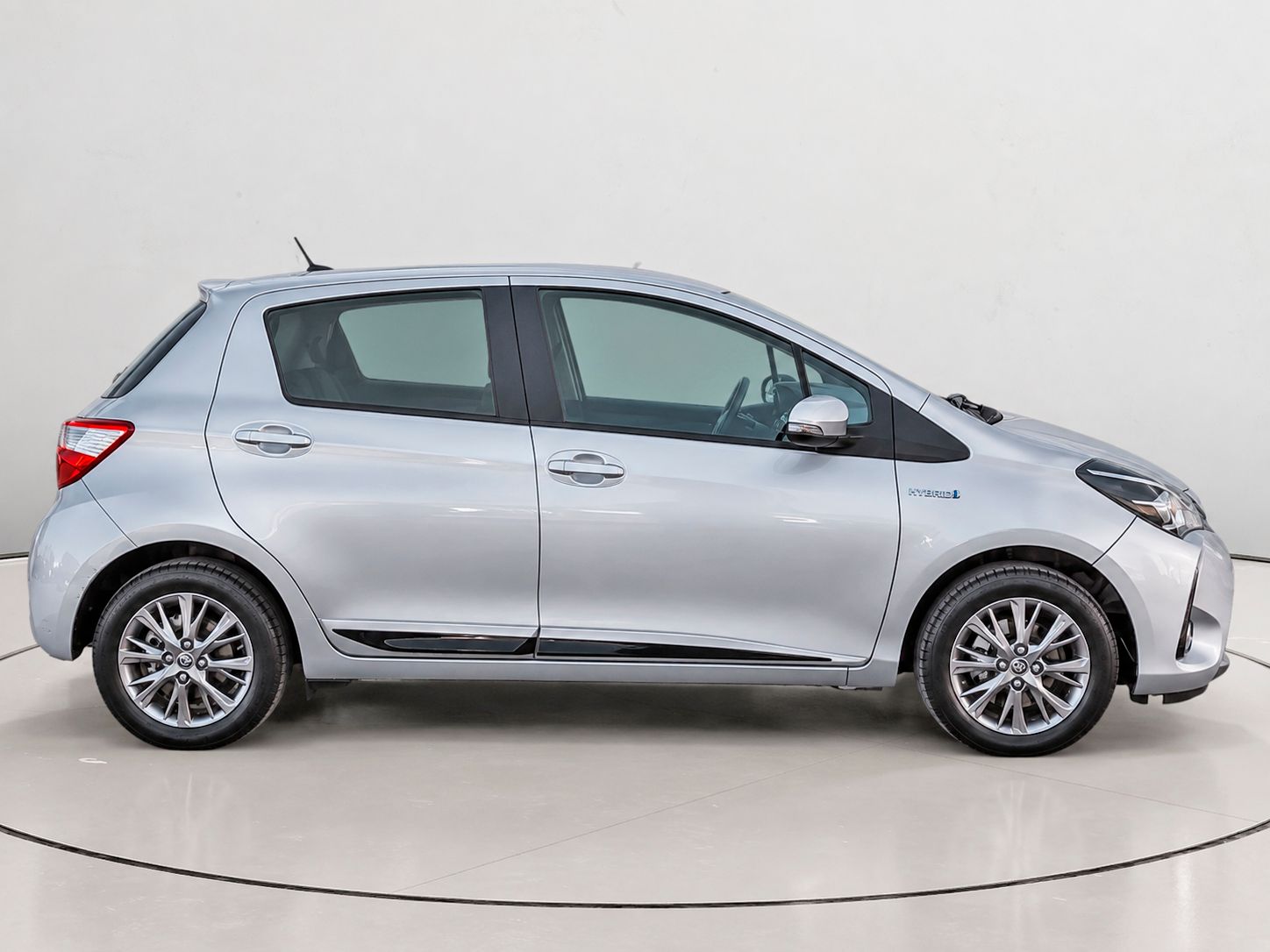 Toyota Yaris 1.5 Hybrid Active - foto 2