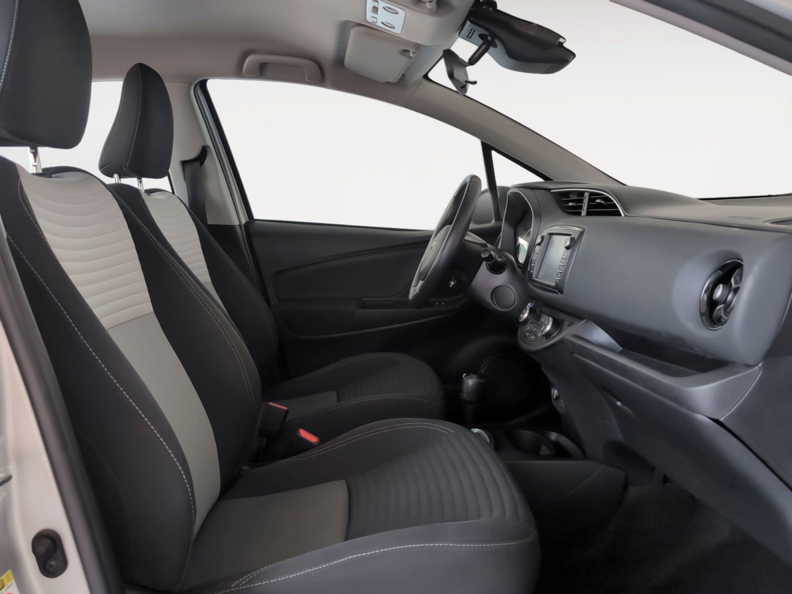 Toyota Yaris 1.5 Hybrid Active - foto 13