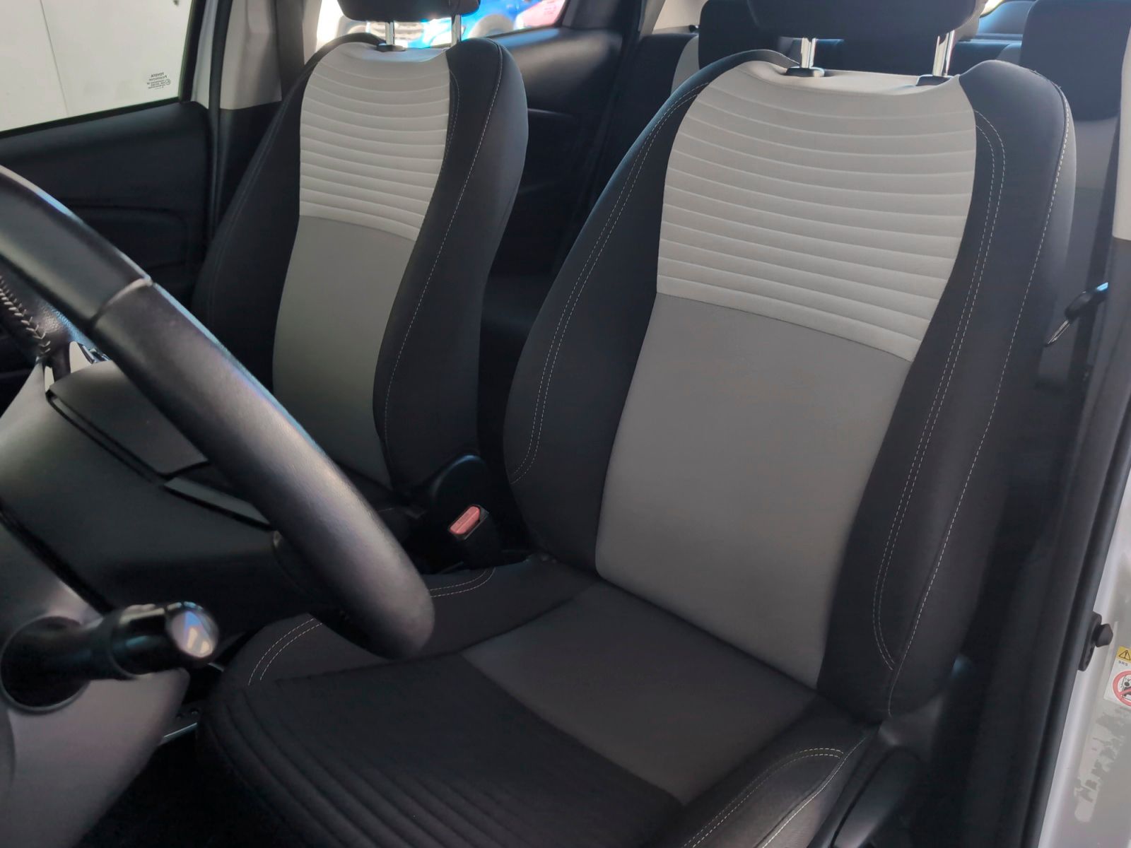 Toyota Yaris 1.5 Hybrid Active - foto 22