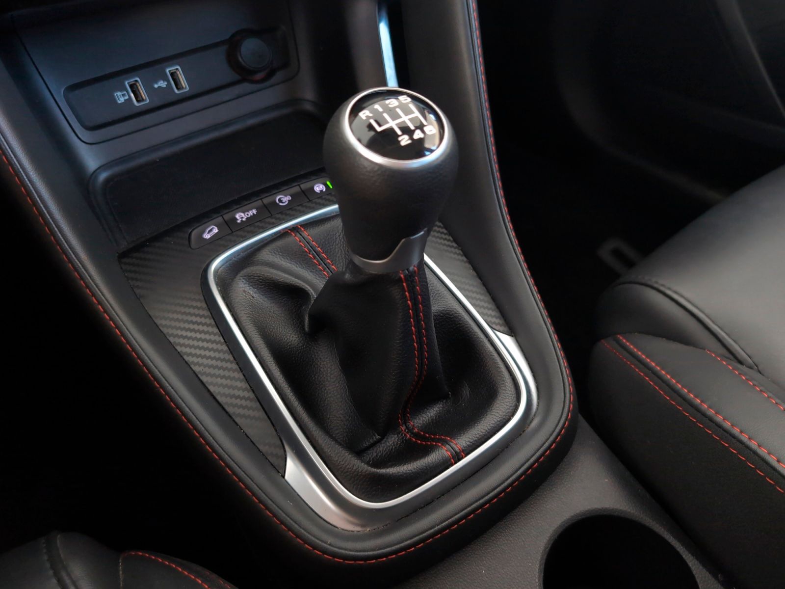 MG ZS 1.0T Luxury - foto 15